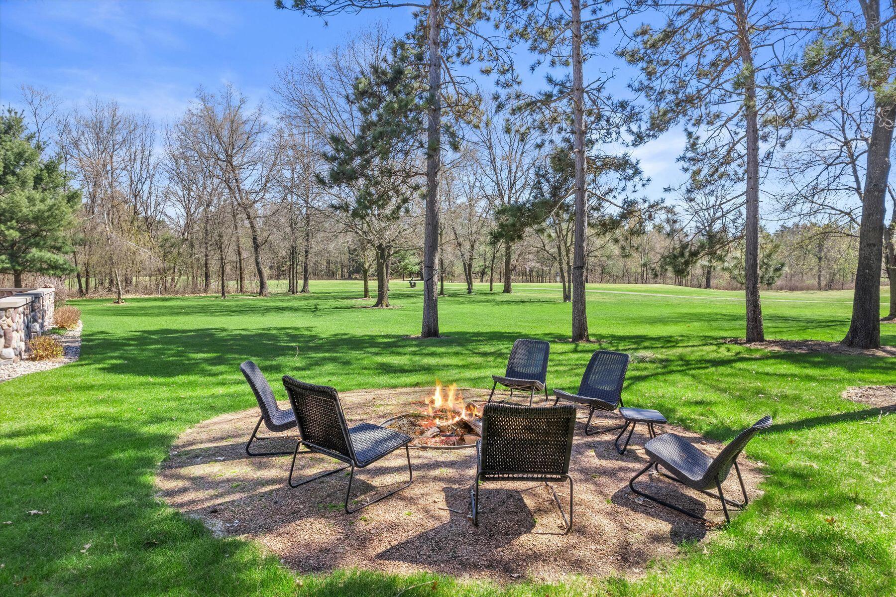 359 Pinehurst Dr