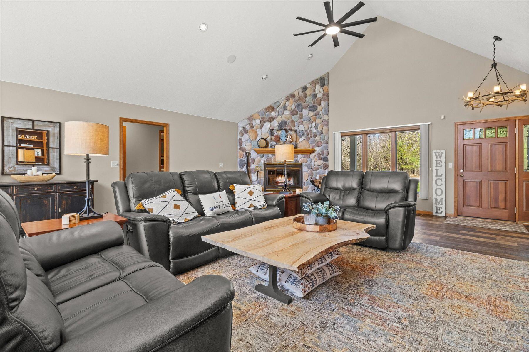 359 Pinehurst Dr