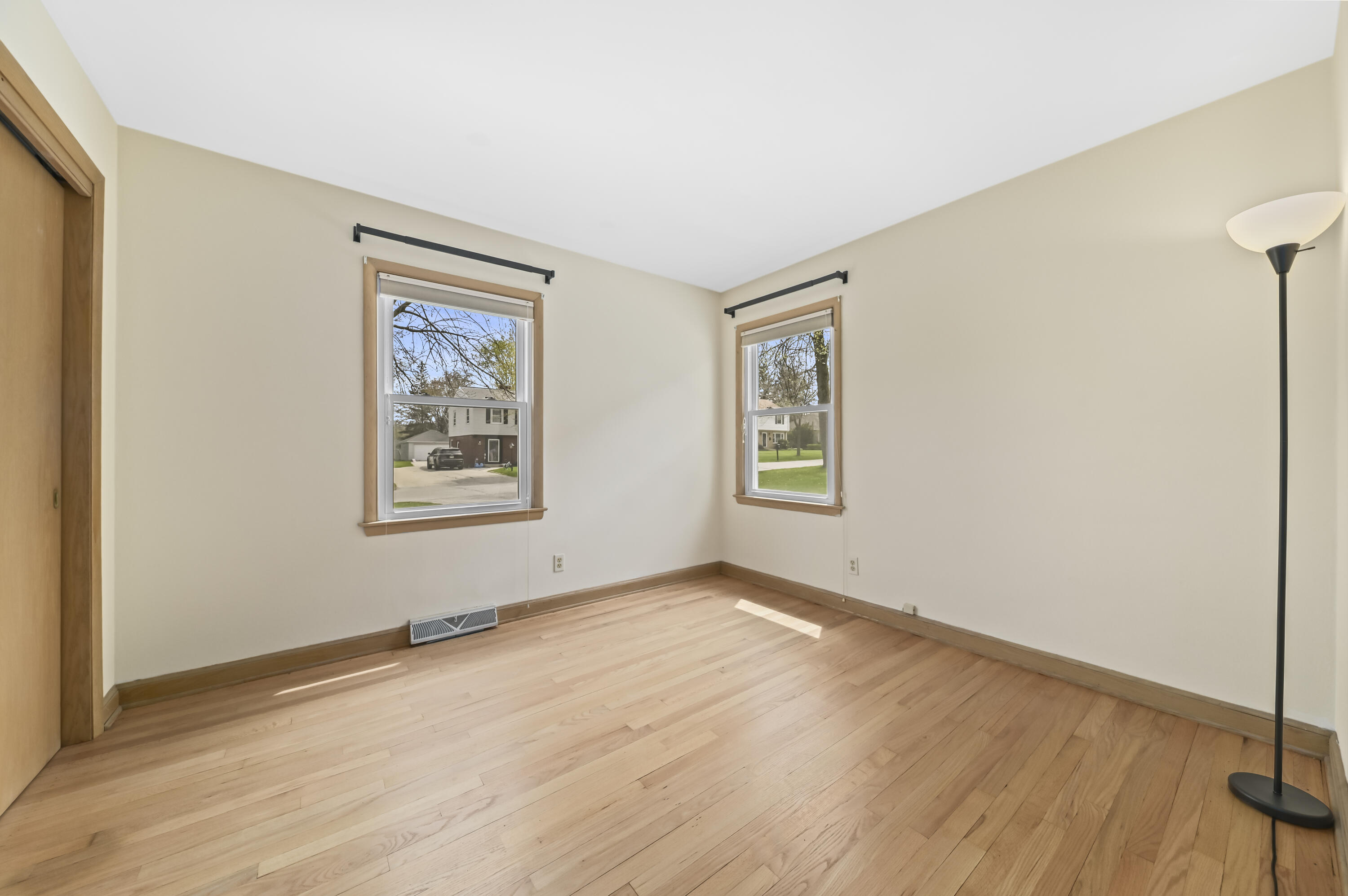 8031 N Whitney Rd
