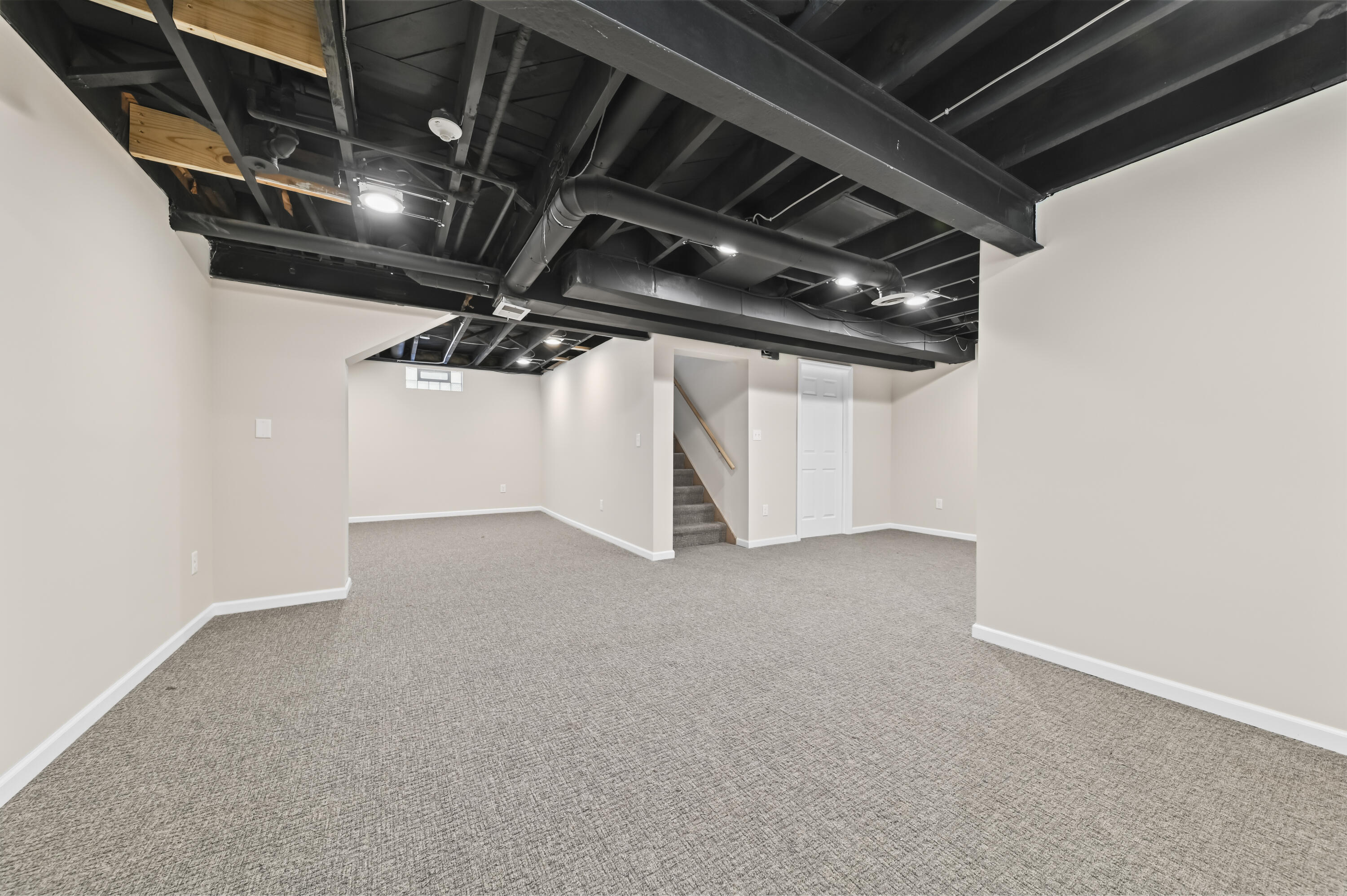 8031 N Whitney Rd