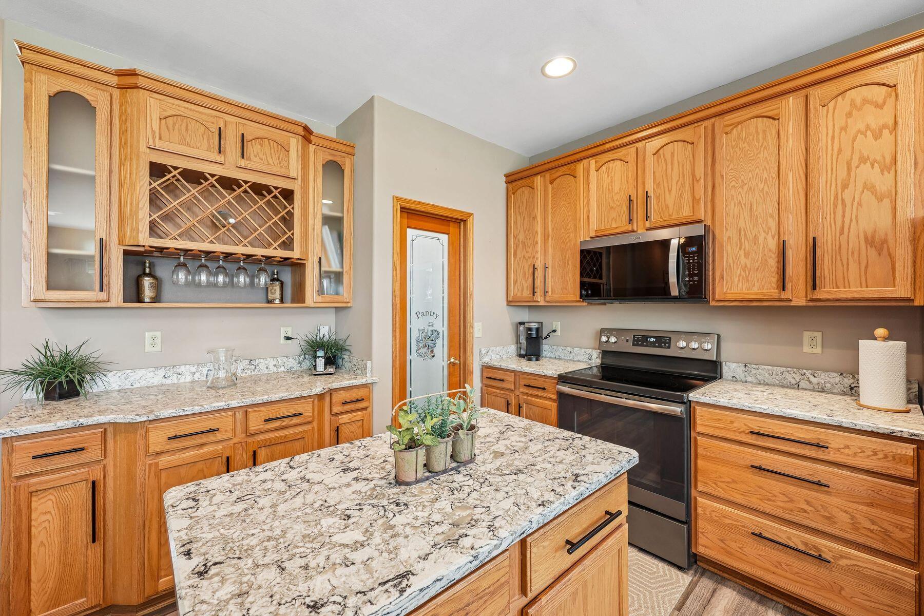 238 E Redding Cir