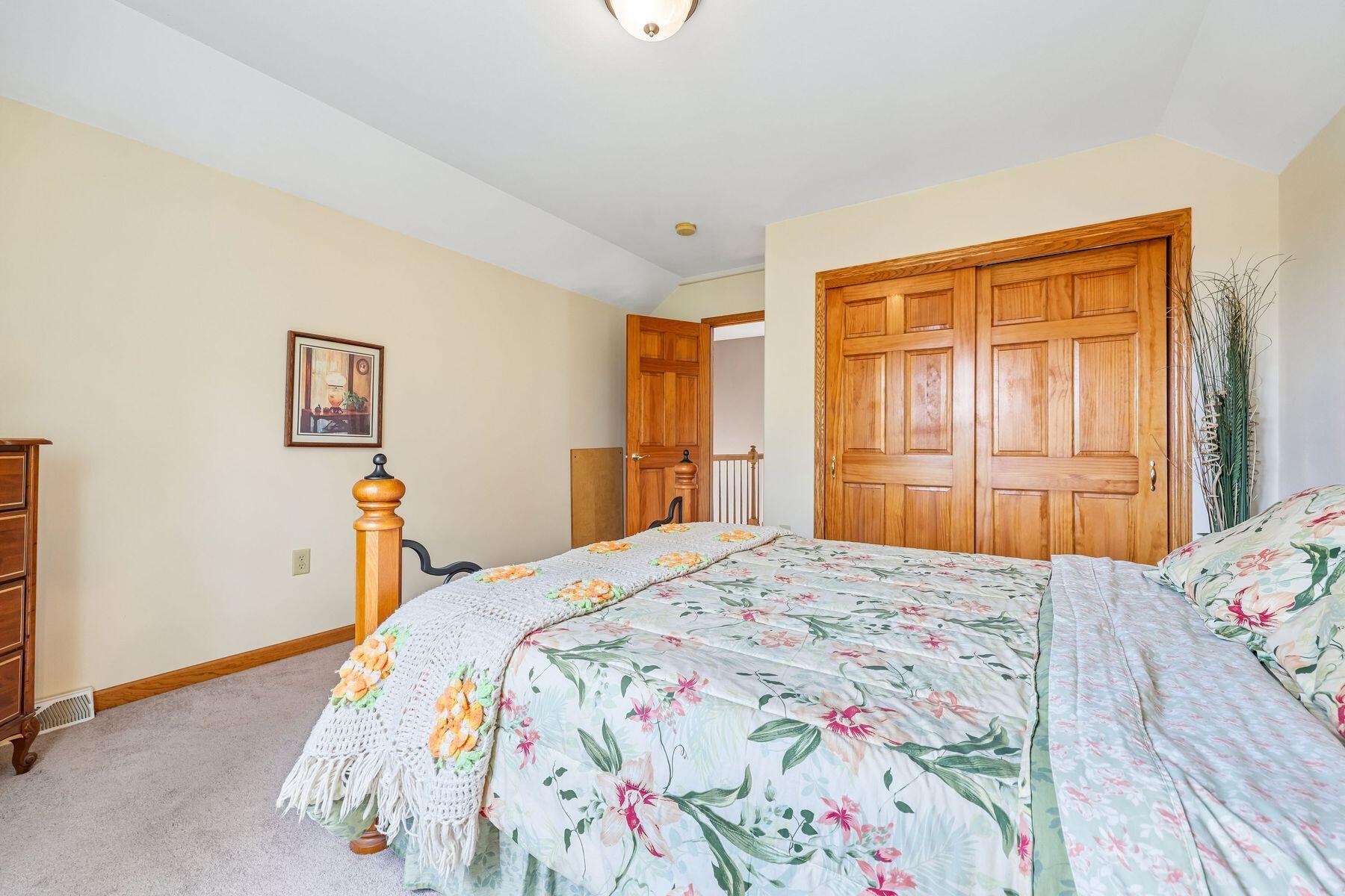 238 E Redding Cir