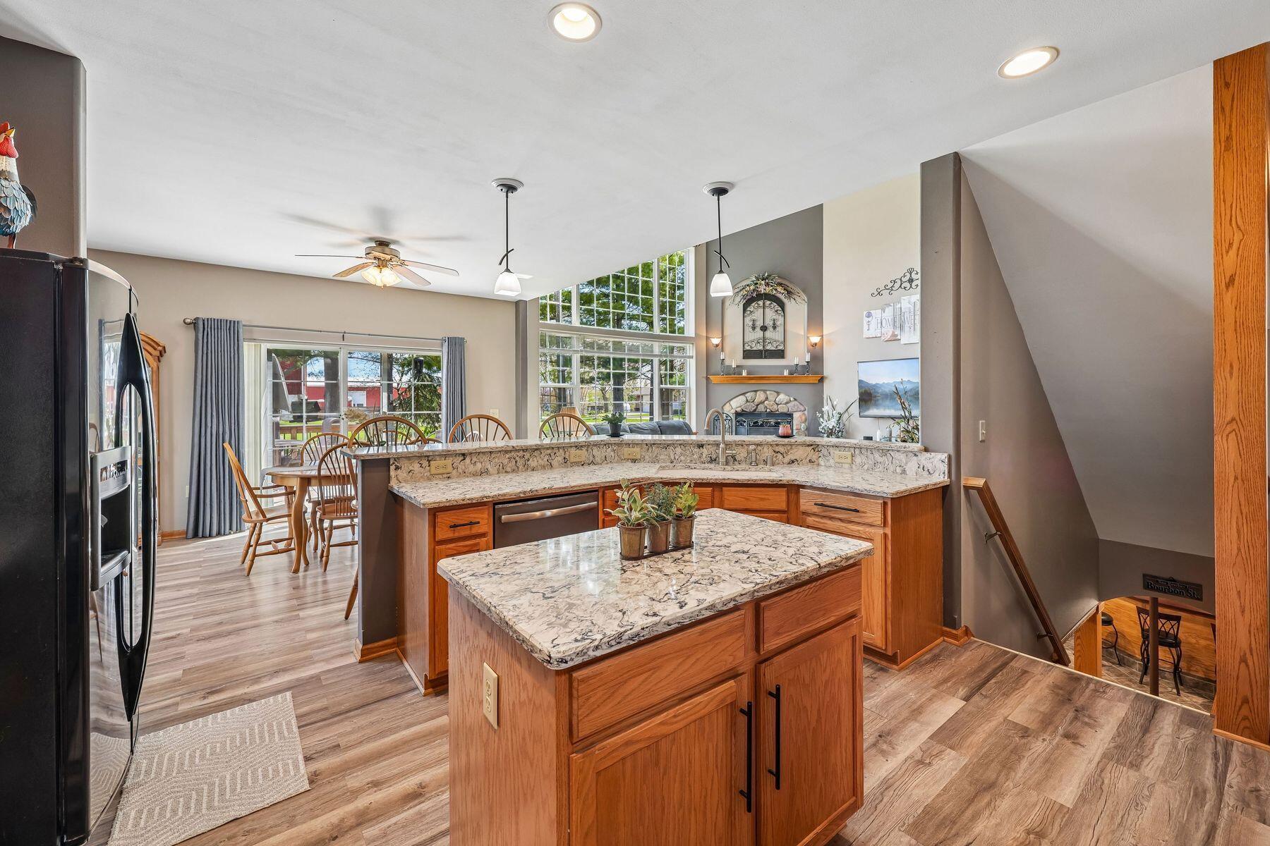 238 E Redding Cir