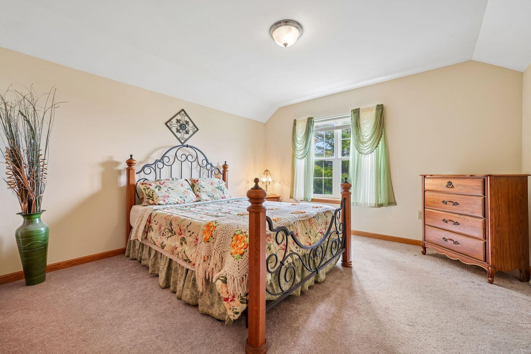238 E Redding Cir