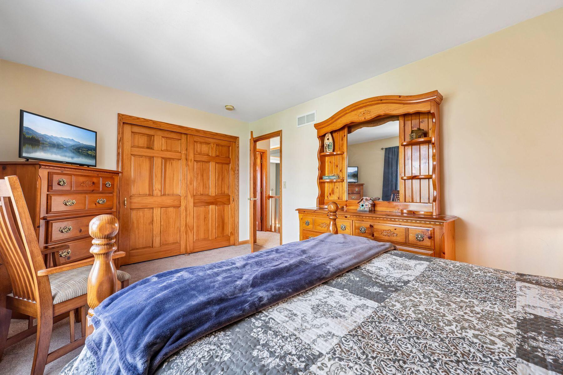 238 E Redding Cir
