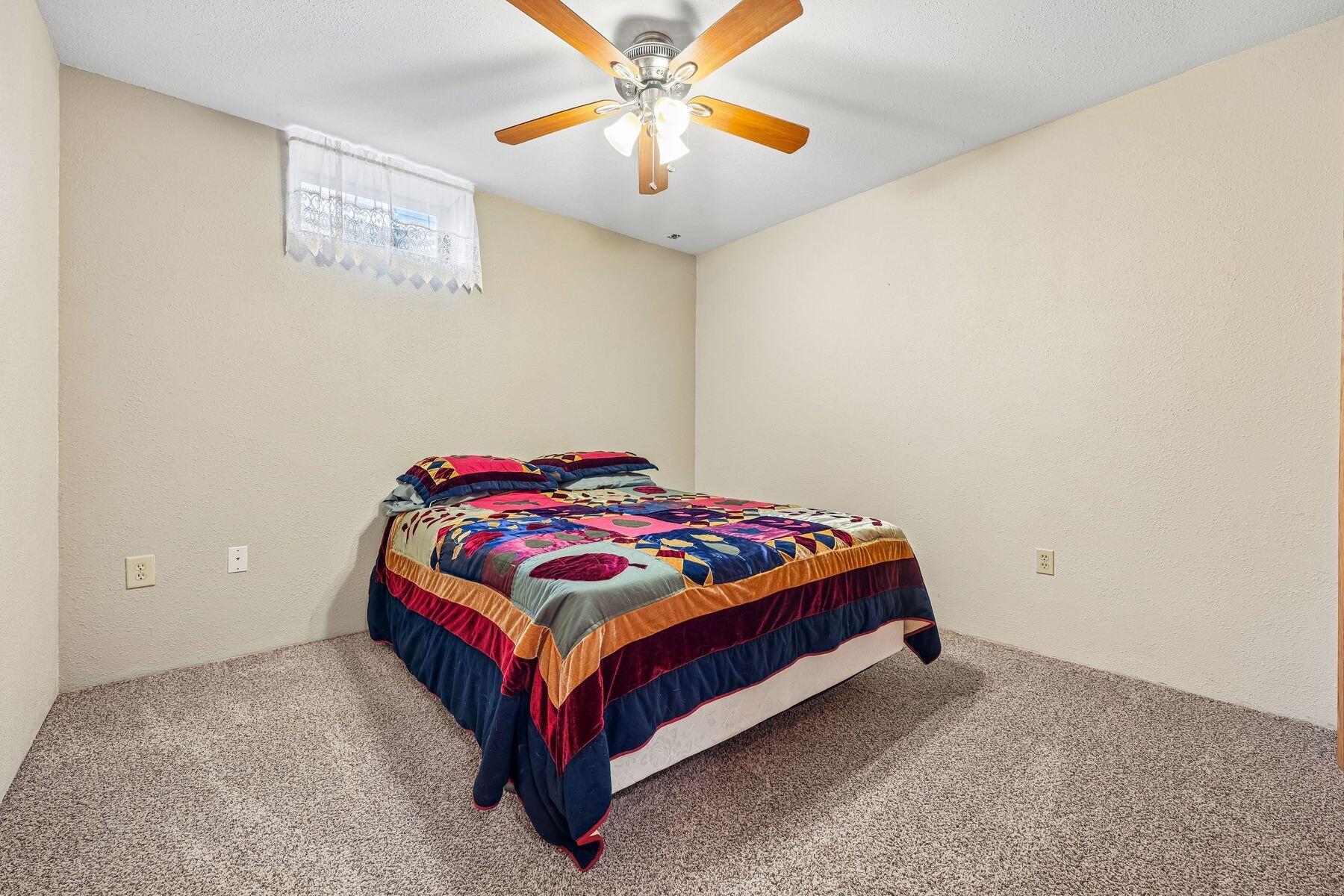 238 E Redding Cir