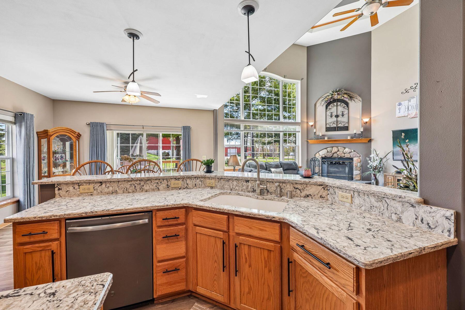 238 E Redding Cir
