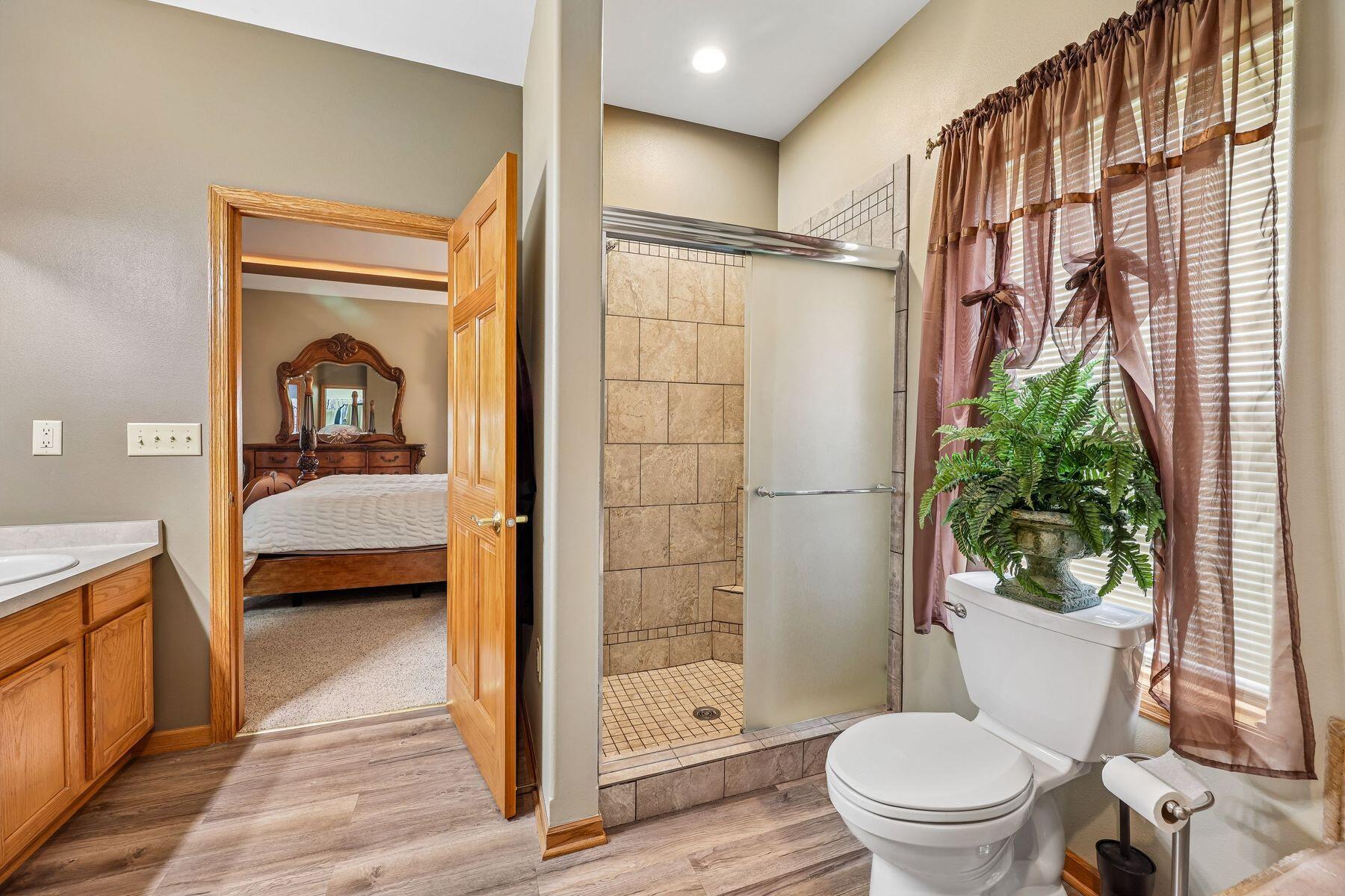 238 E Redding Cir