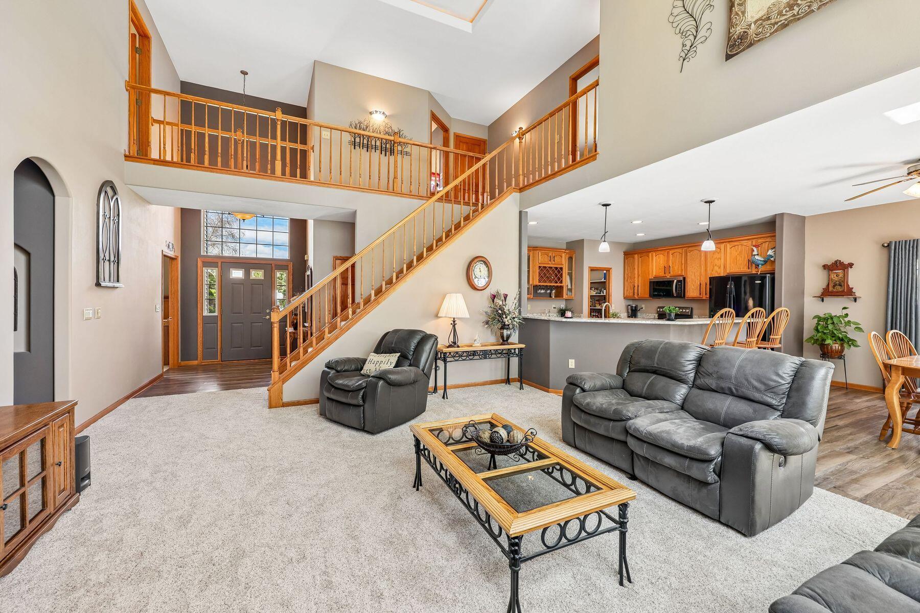 238 E Redding Cir