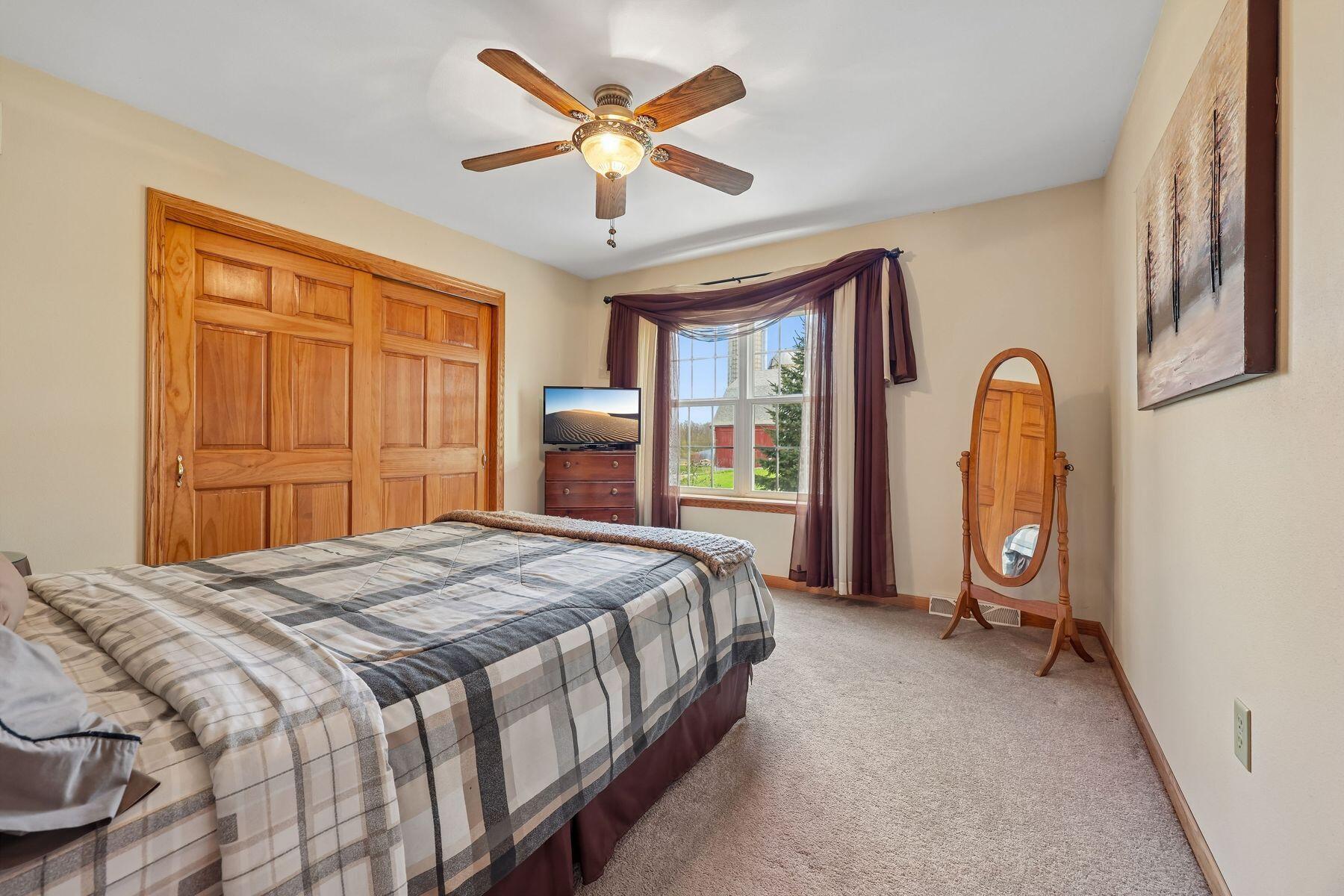 238 E Redding Cir