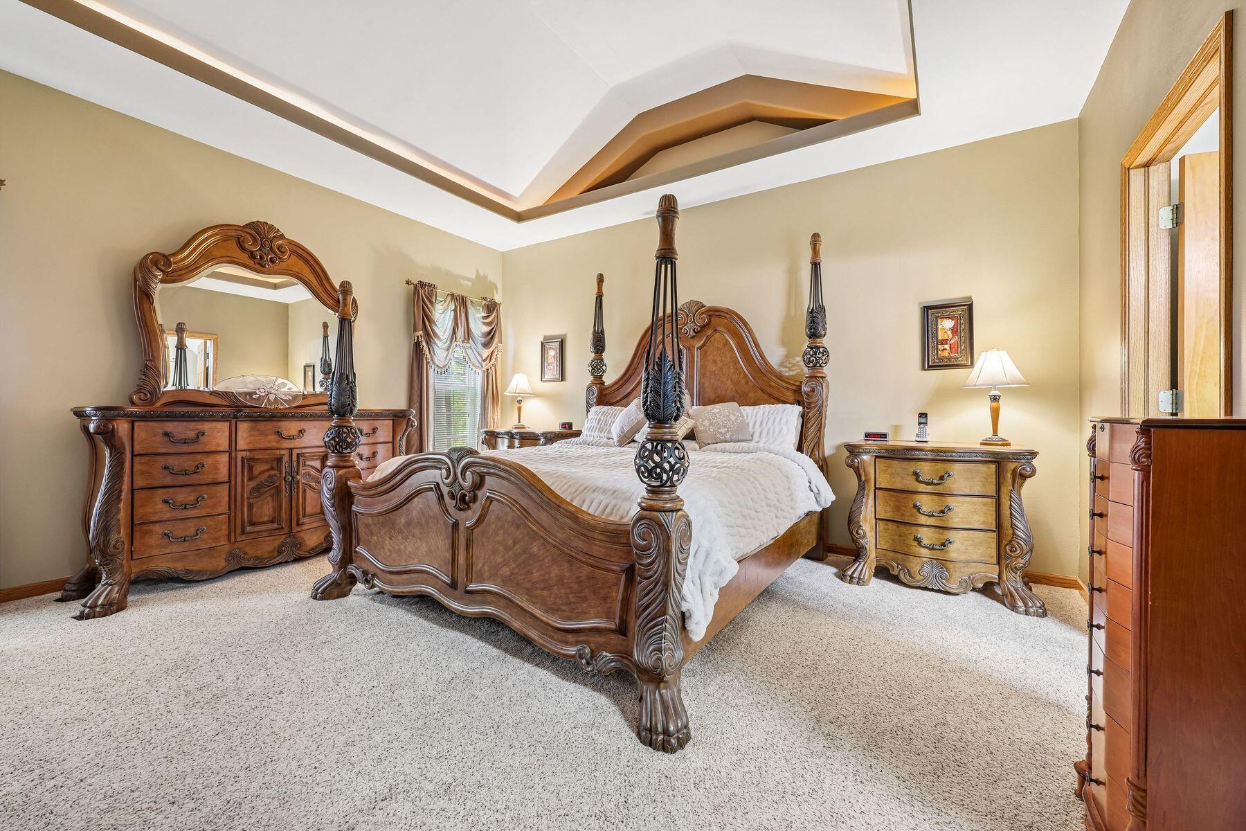 238 E Redding Cir