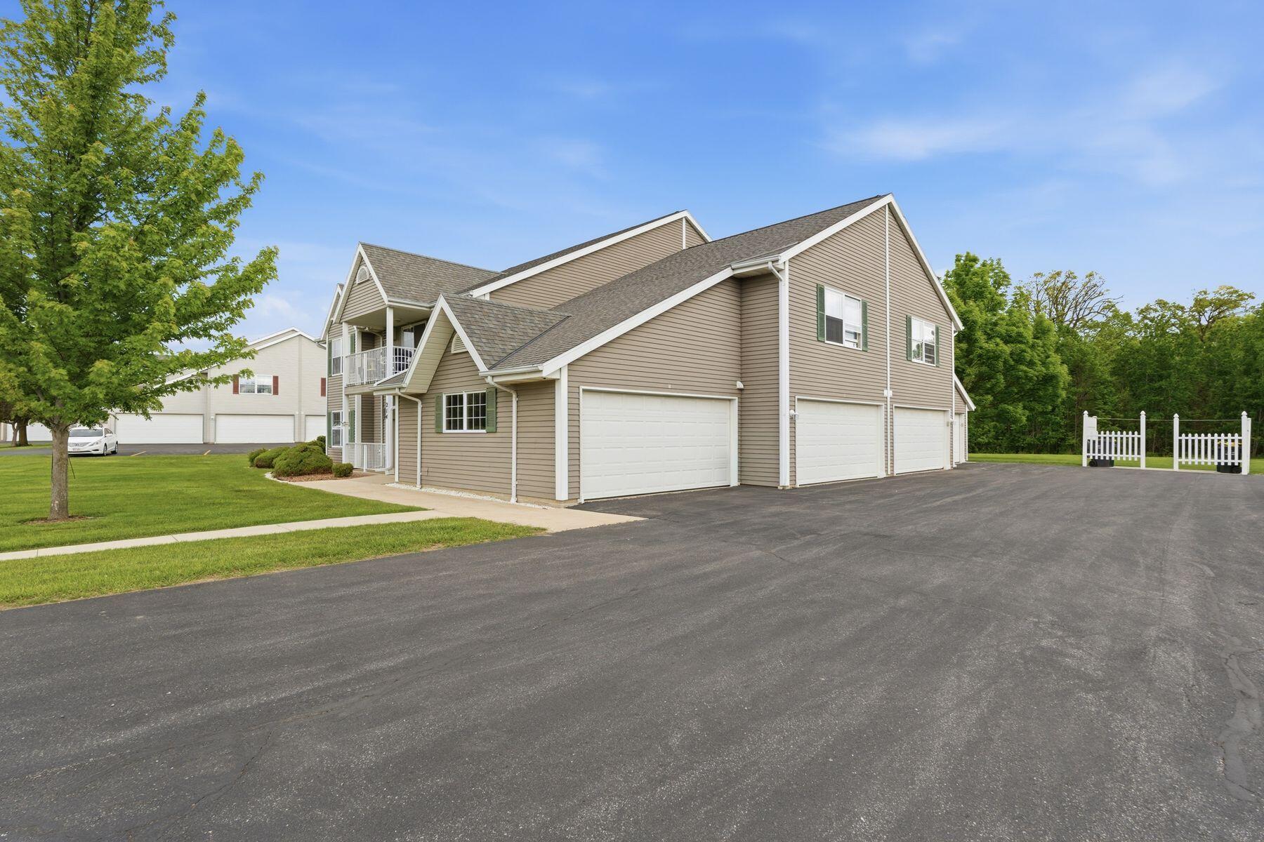214 Minz Park Cir Unit: 2