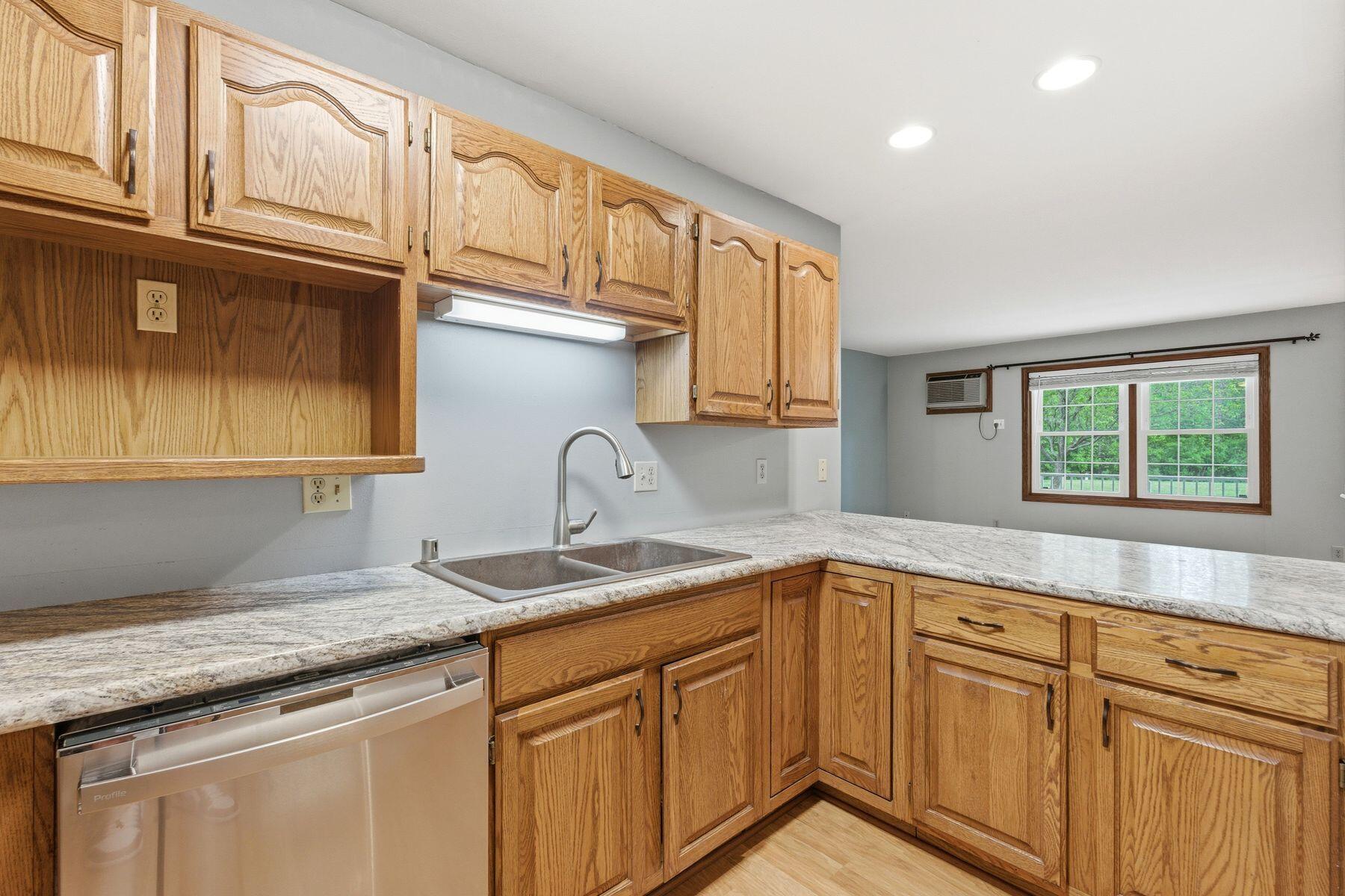 214 Minz Park Cir Unit: 2