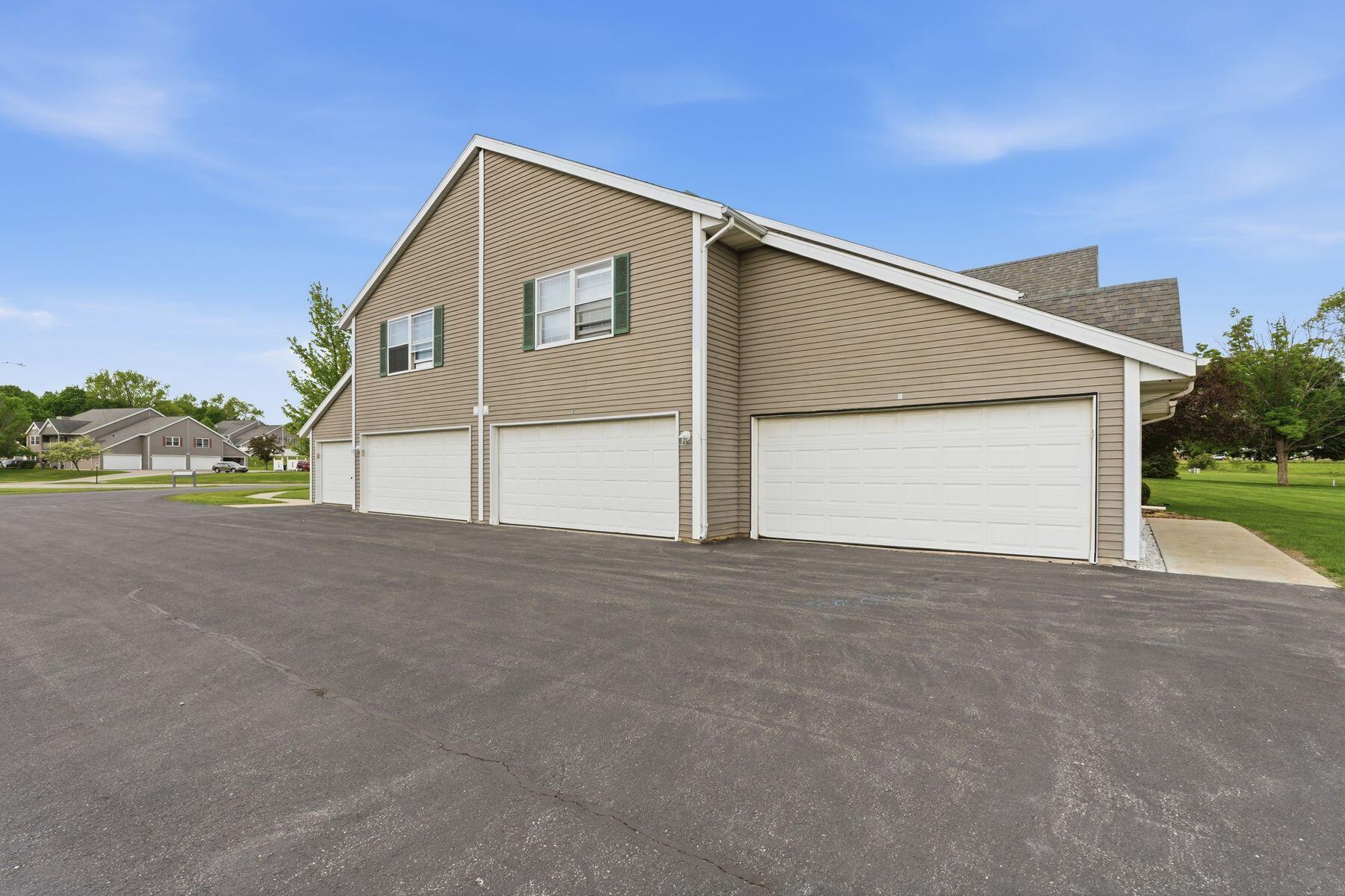 214 Minz Park Cir Unit: 2