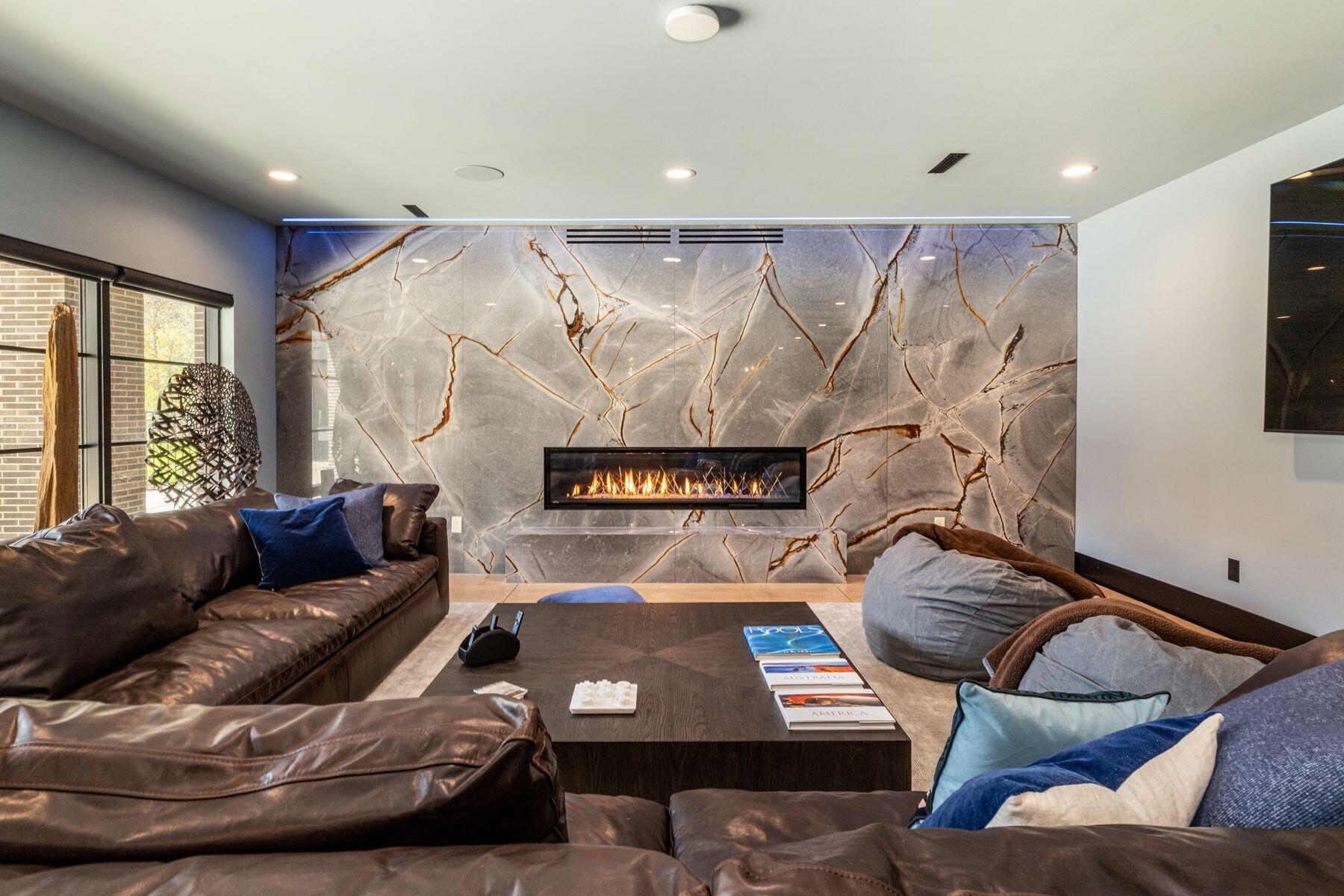 3890 Maxon Dr