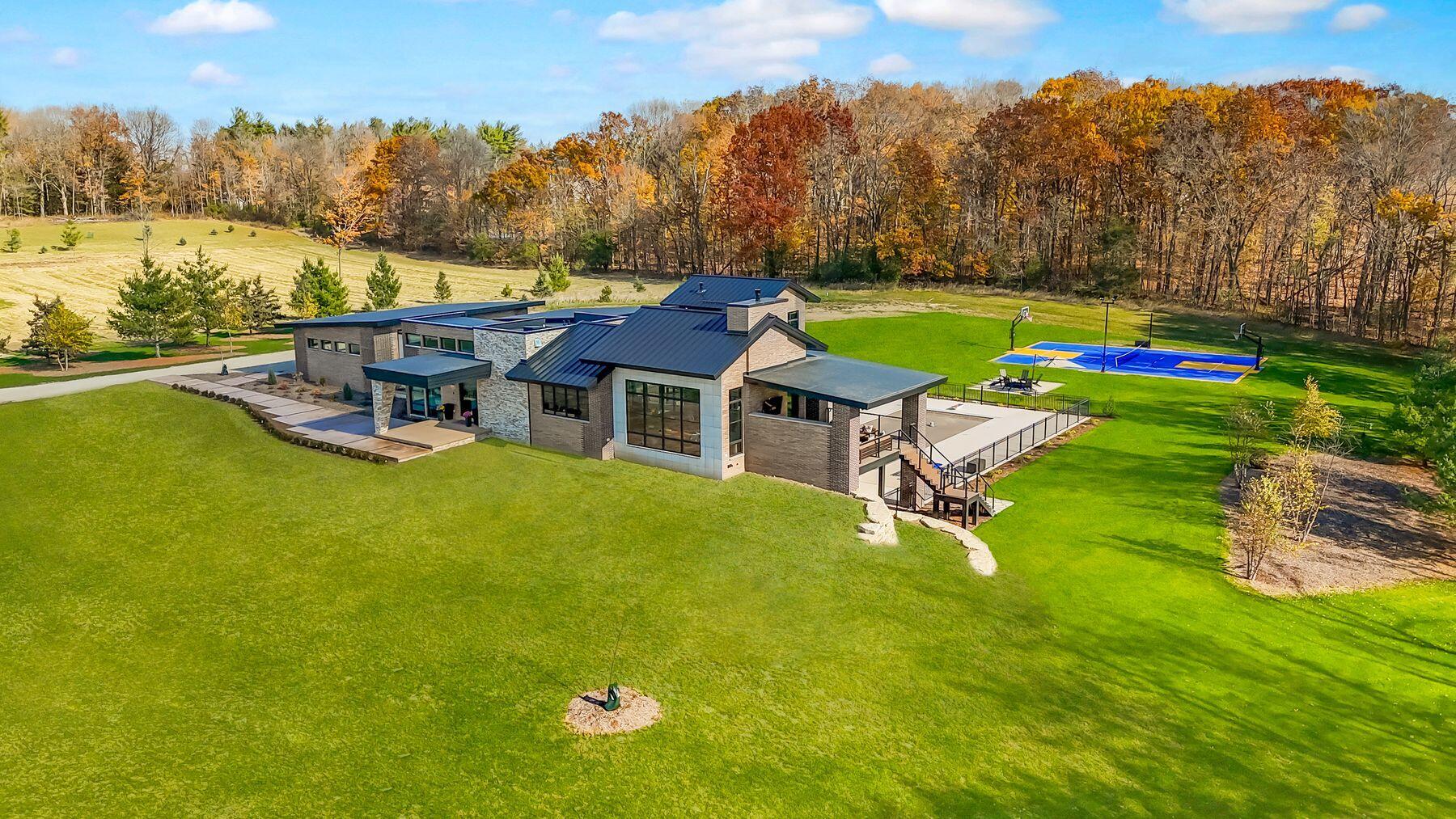 3890 Maxon Dr
