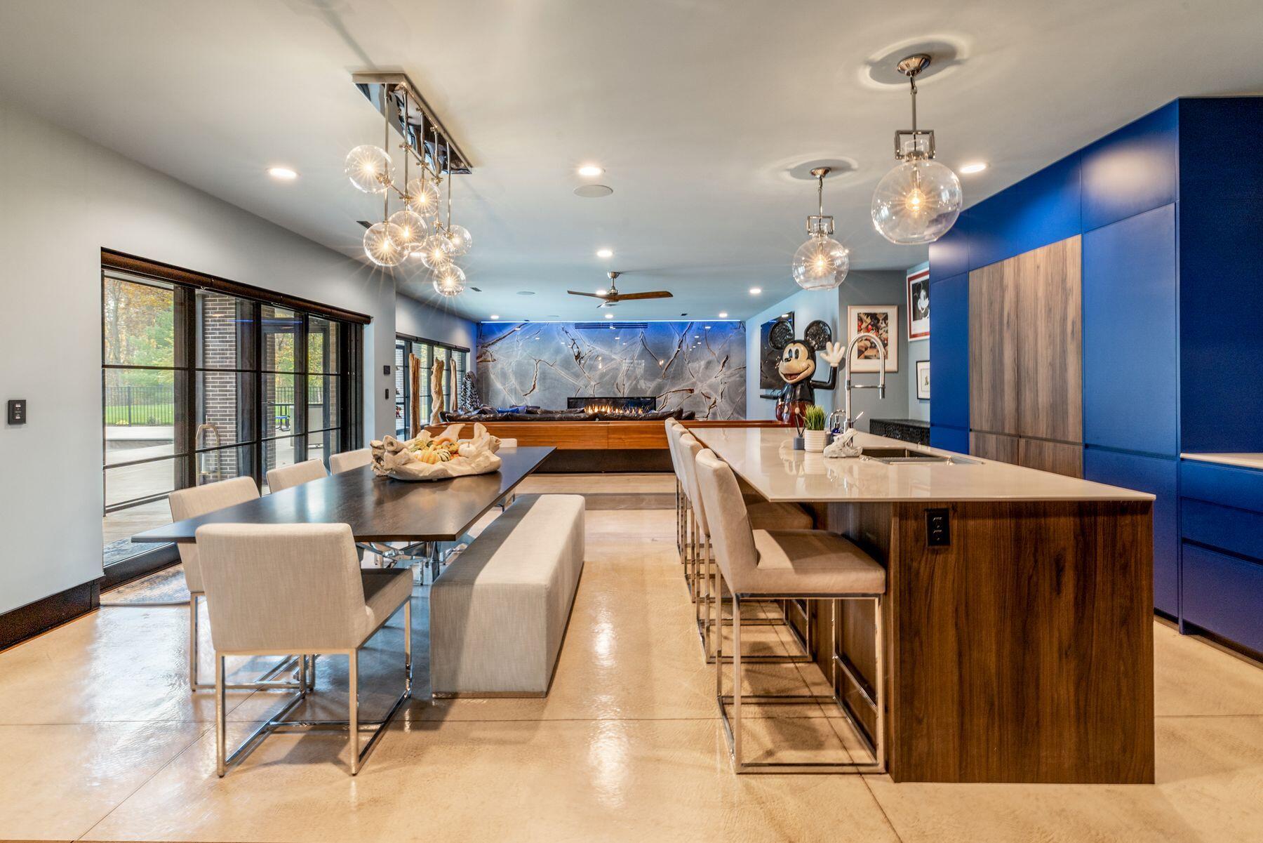 3890 Maxon Dr