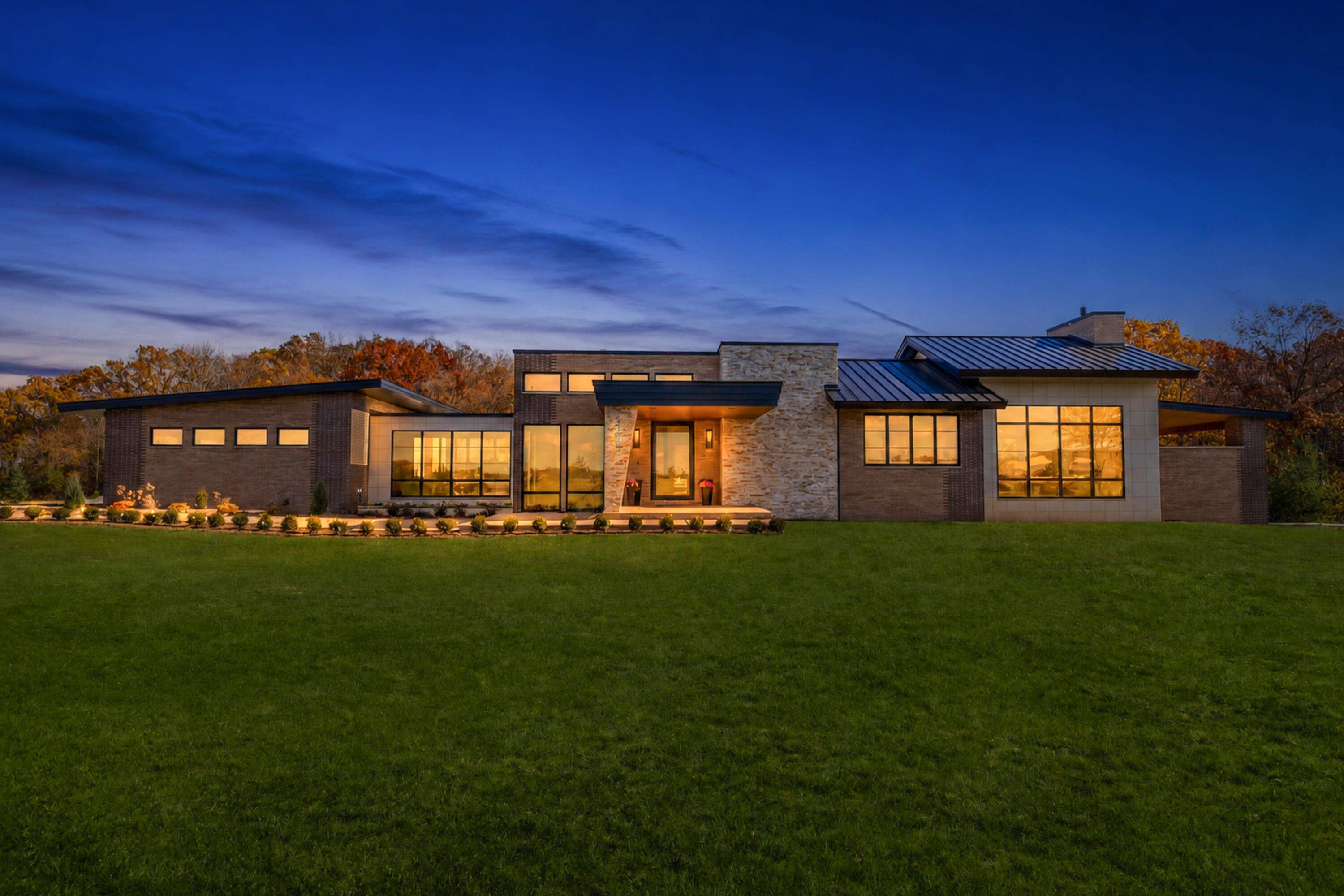 3890 Maxon Dr
