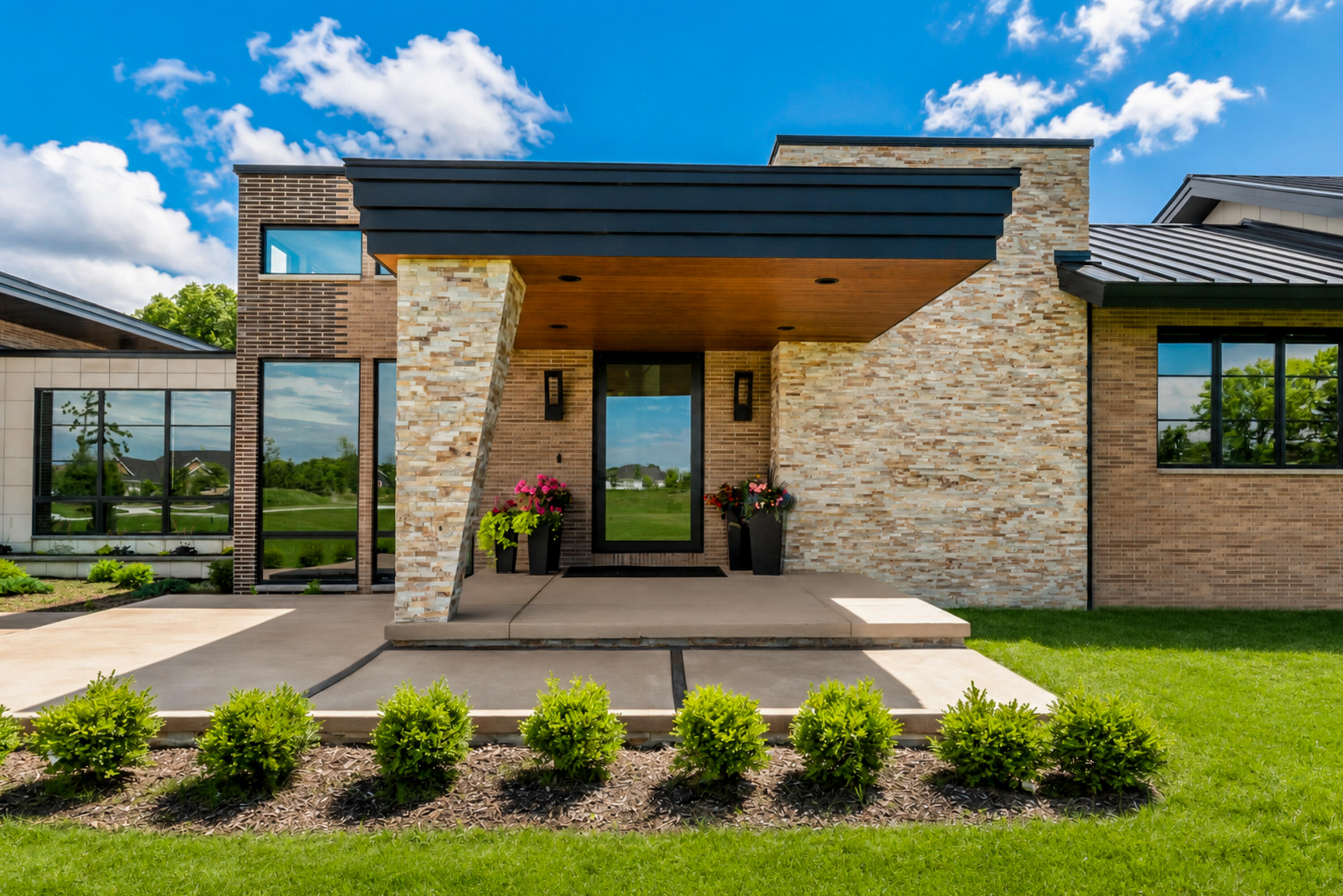 3890 Maxon Dr
