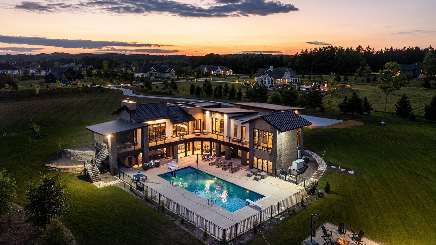 3890 Maxon Dr