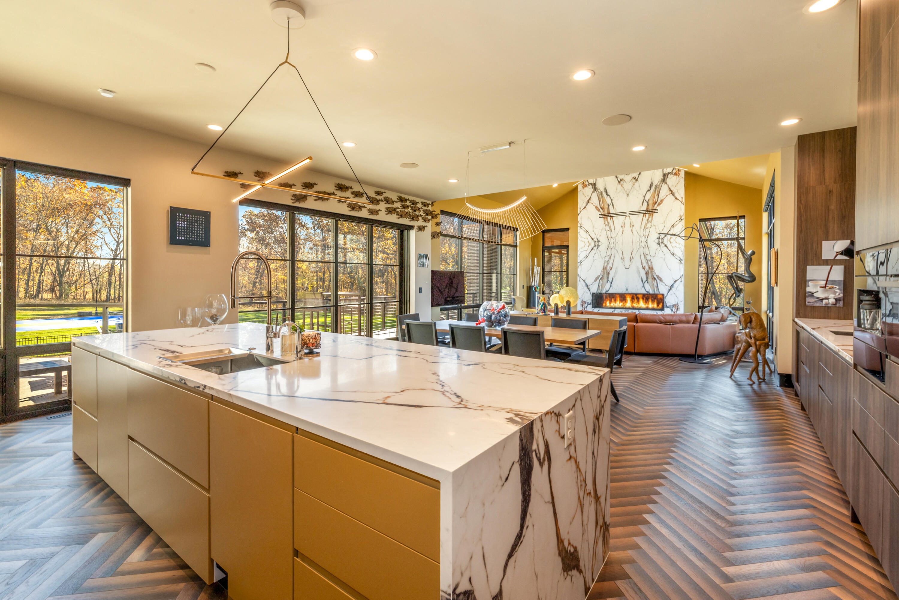 3890 Maxon Dr