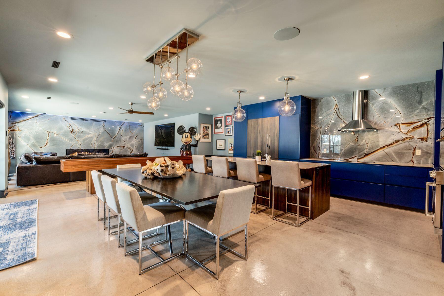 3890 Maxon Dr