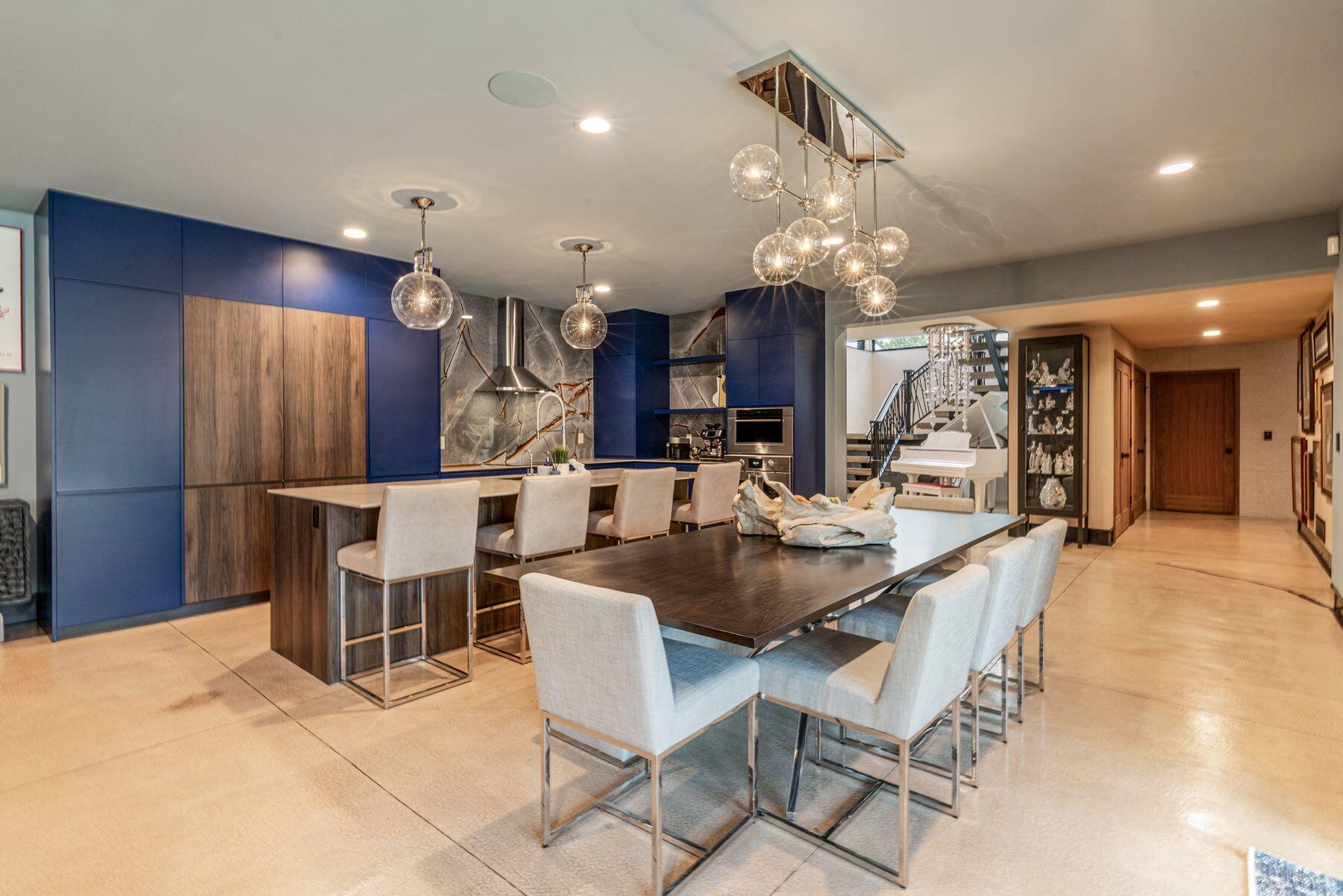 3890 Maxon Dr