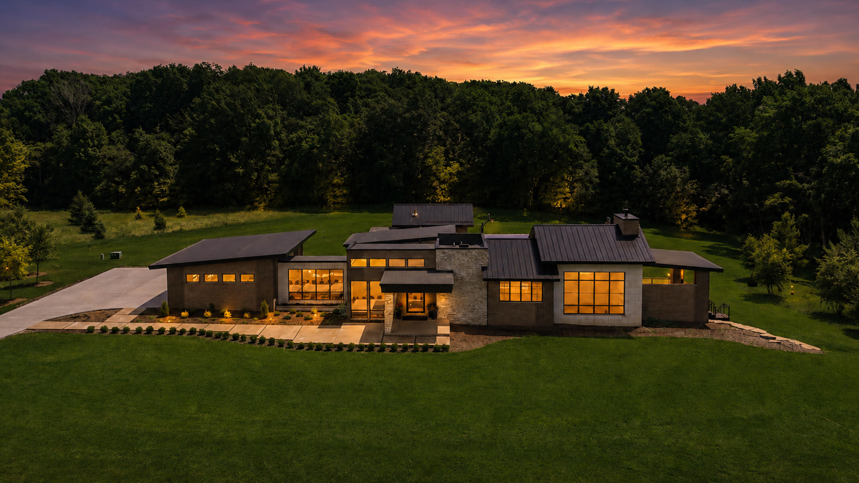 3890 Maxon Dr