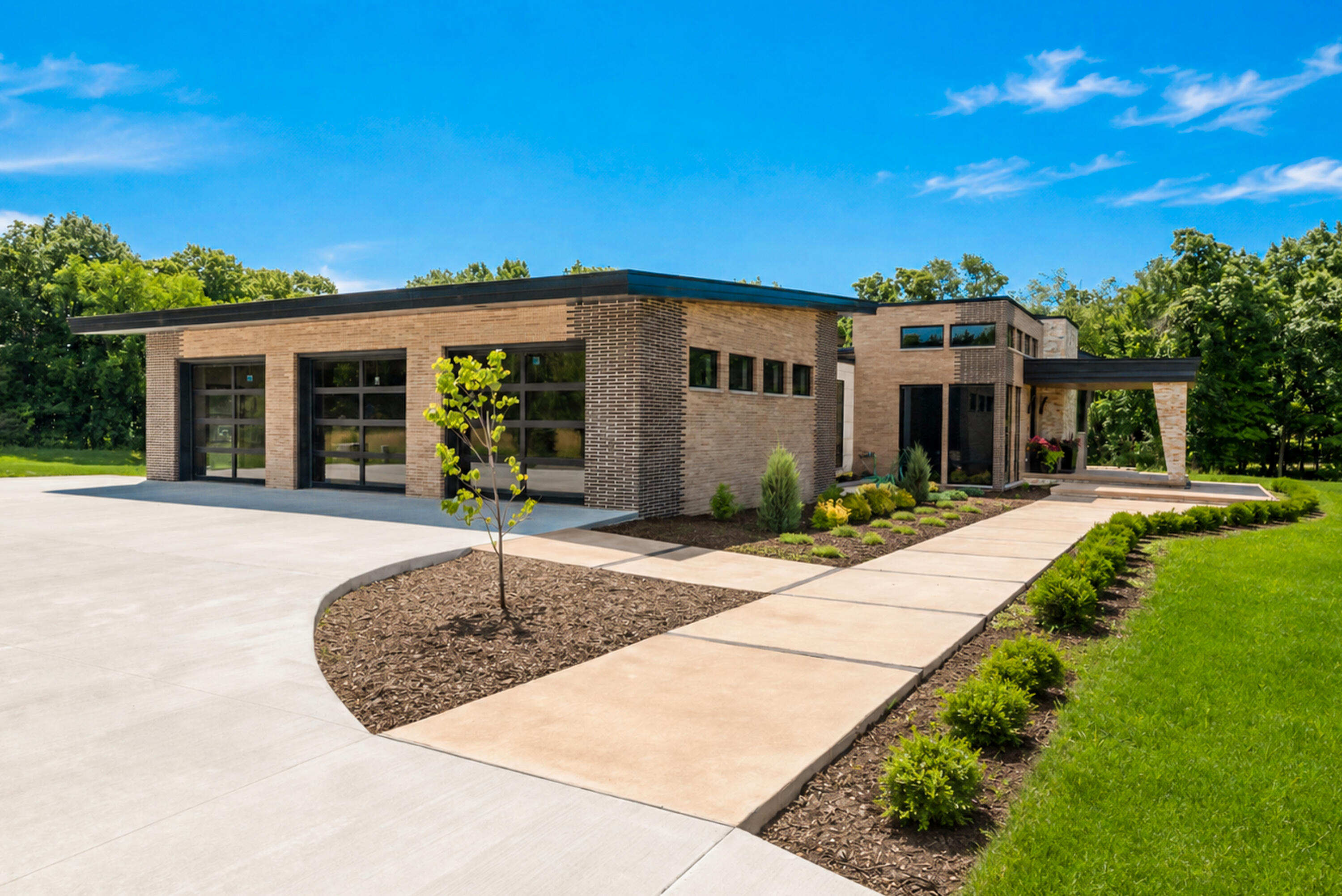 3890 Maxon Dr