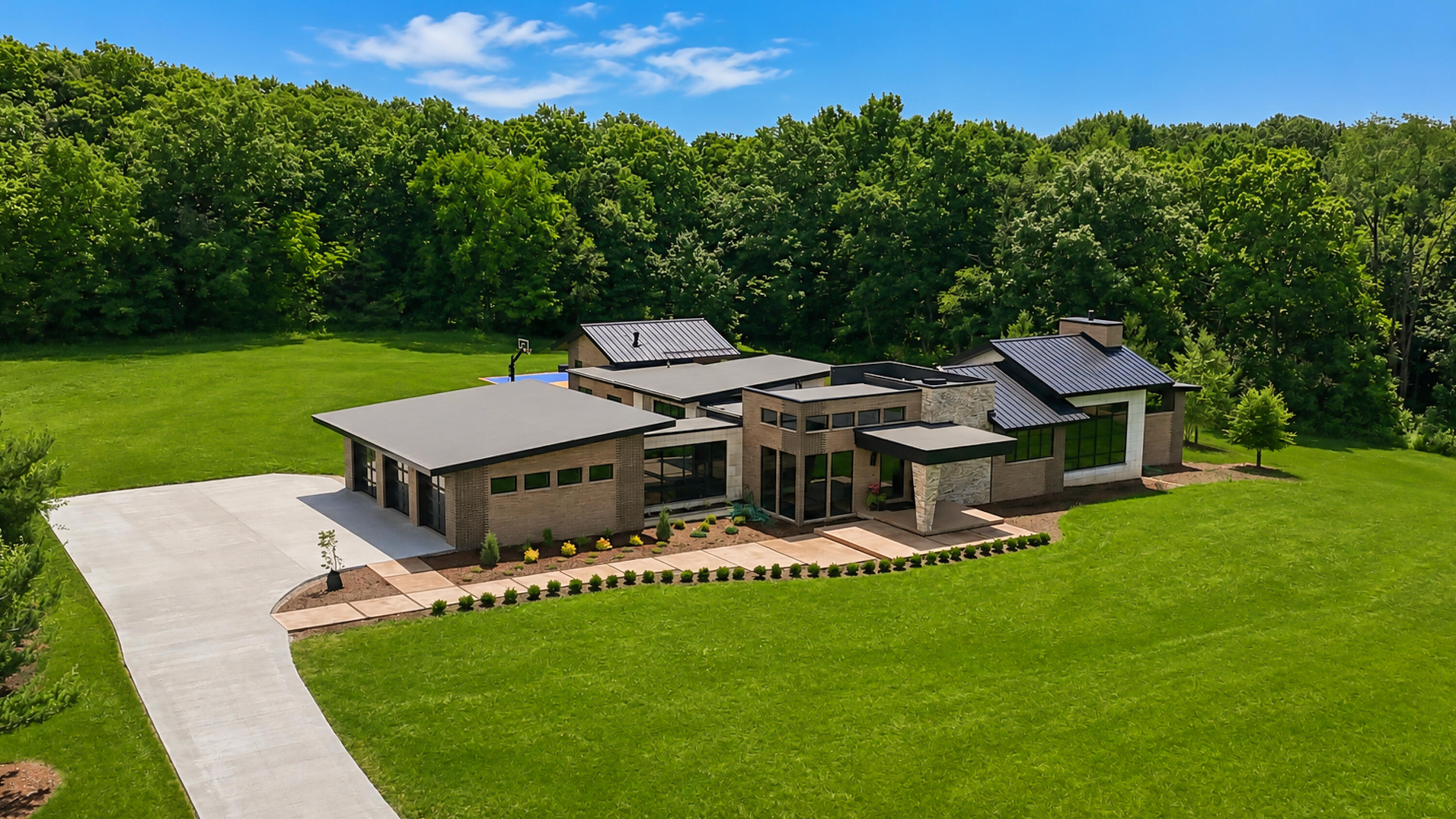3890 Maxon Dr