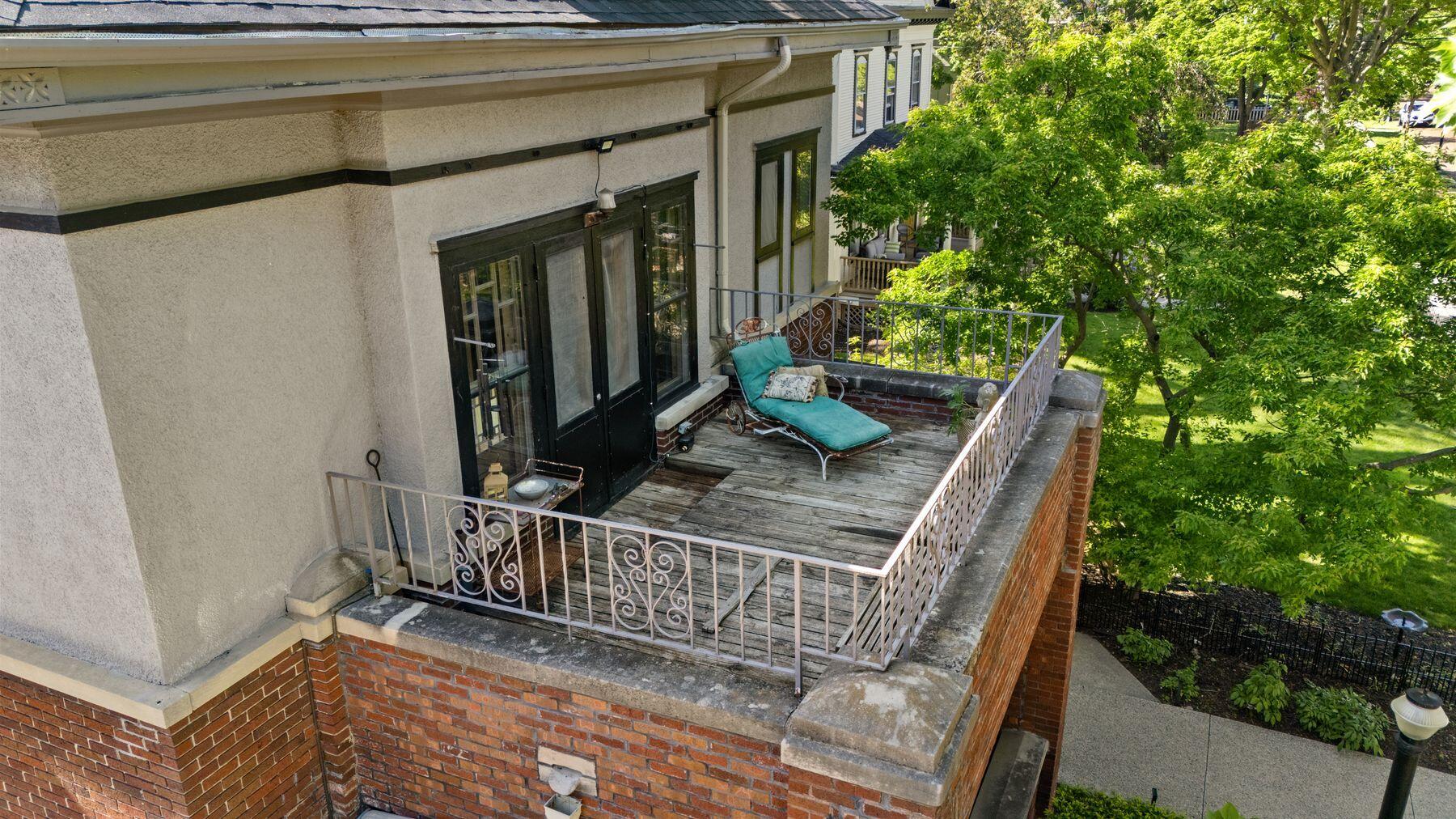 1512 College Ave