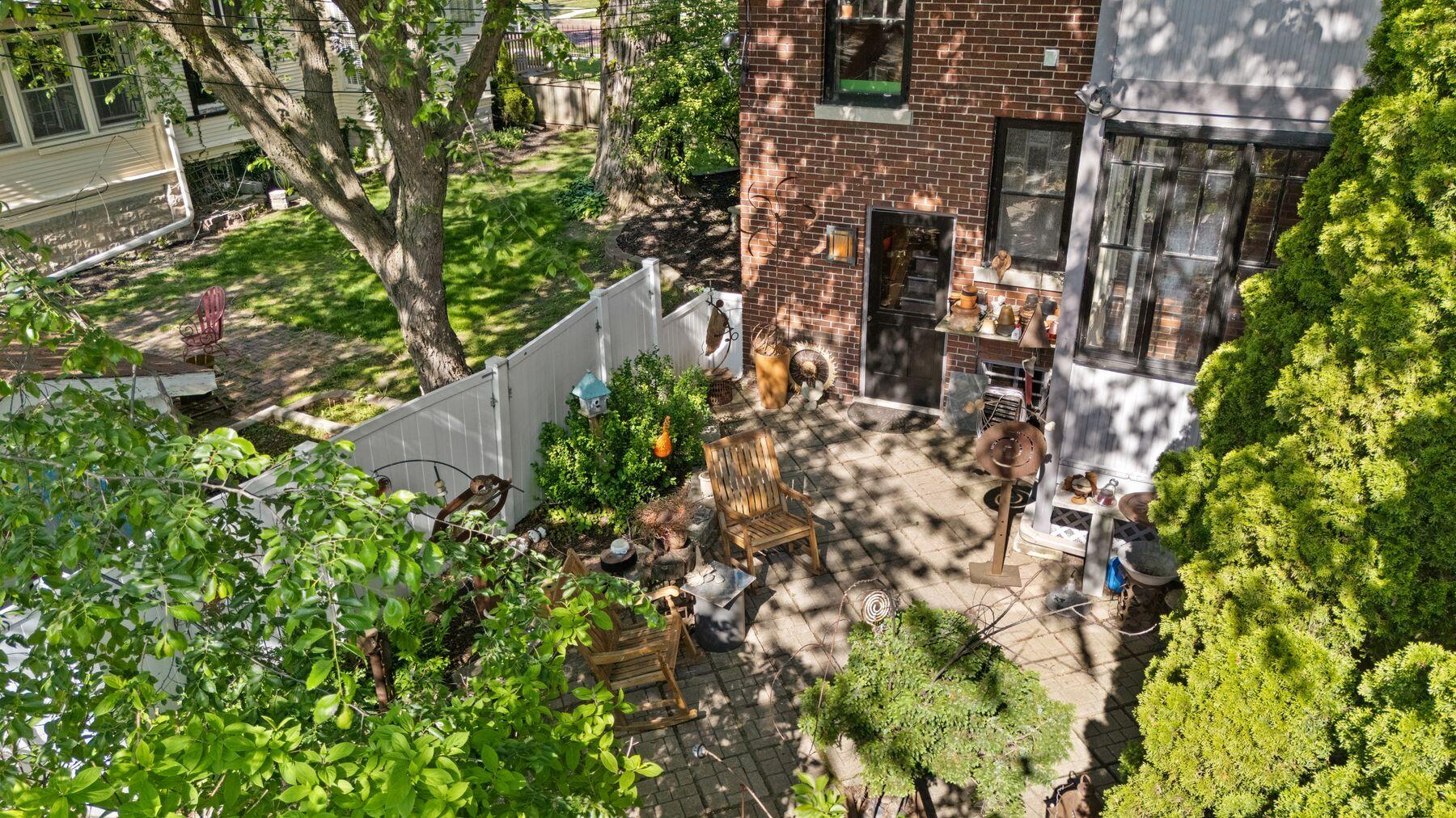 1512 College Ave