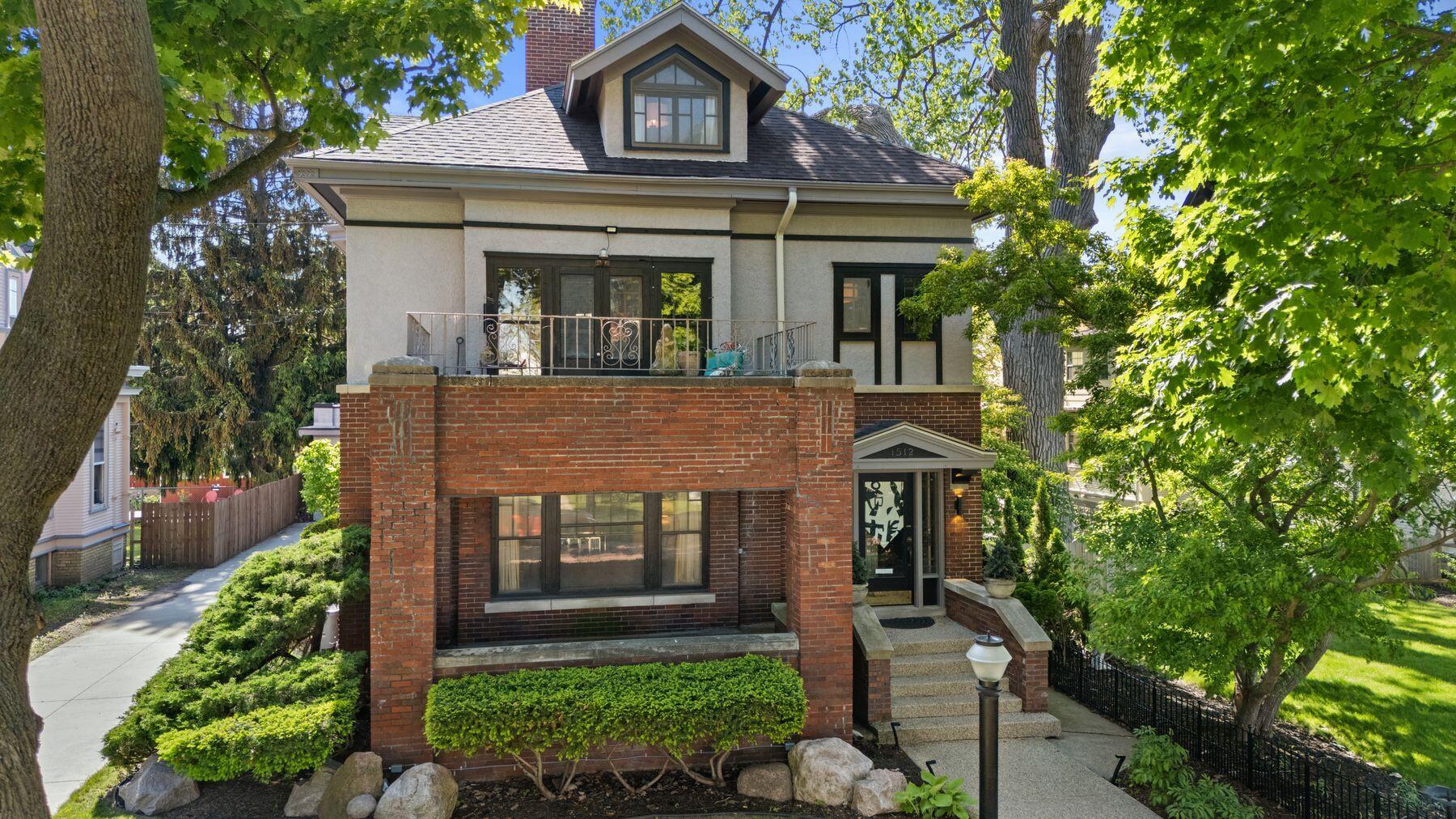 1512 College Ave