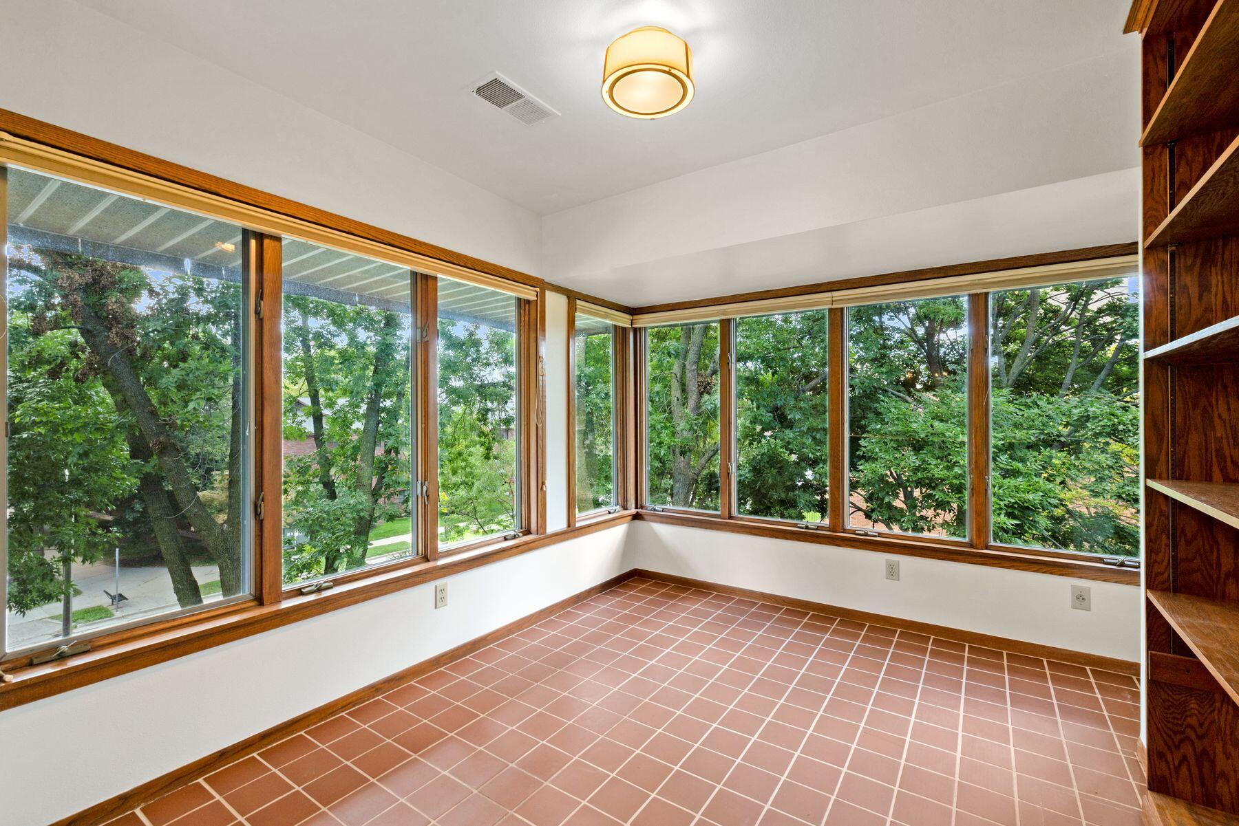 1219 N Jackson St Unit: 308