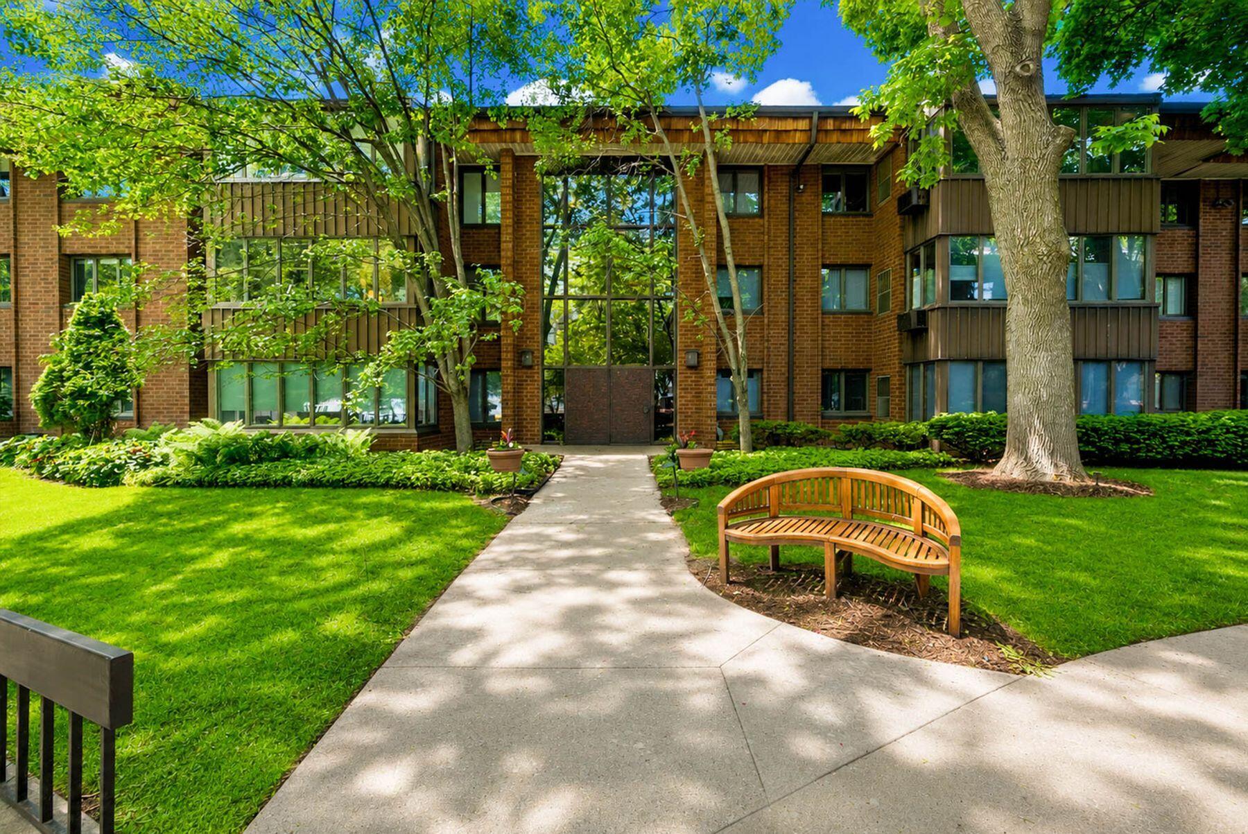 1219 N Jackson St Unit: 308