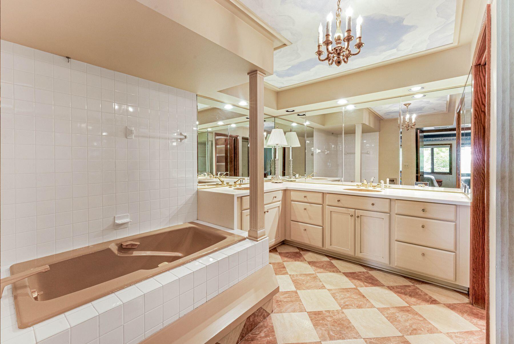 1219 N Jackson St Unit: 308