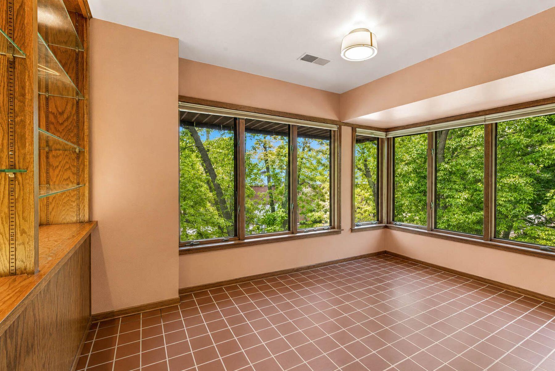 1219 N Jackson St Unit: 308