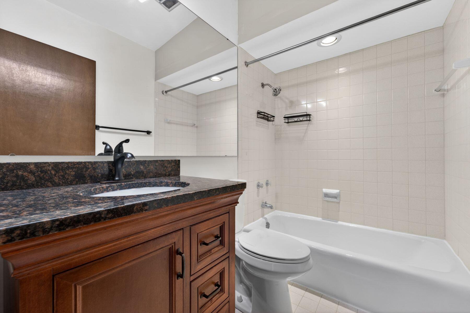 2650 S 60th St Unit: 6