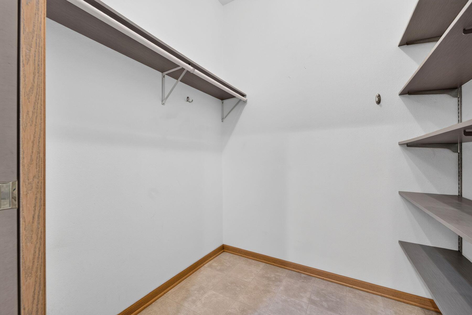 6195 Walnut Ln Unit: 68