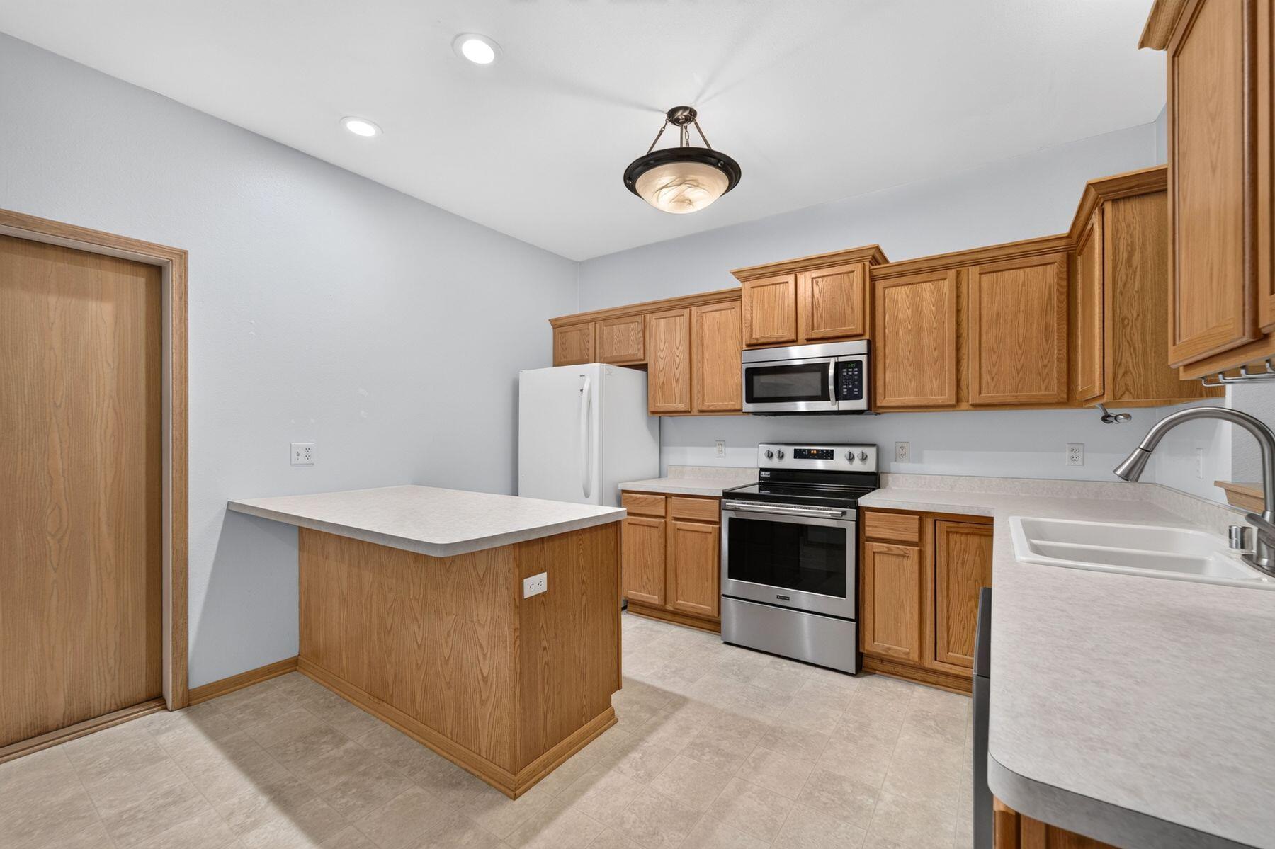 6195 Walnut Ln Unit: 68