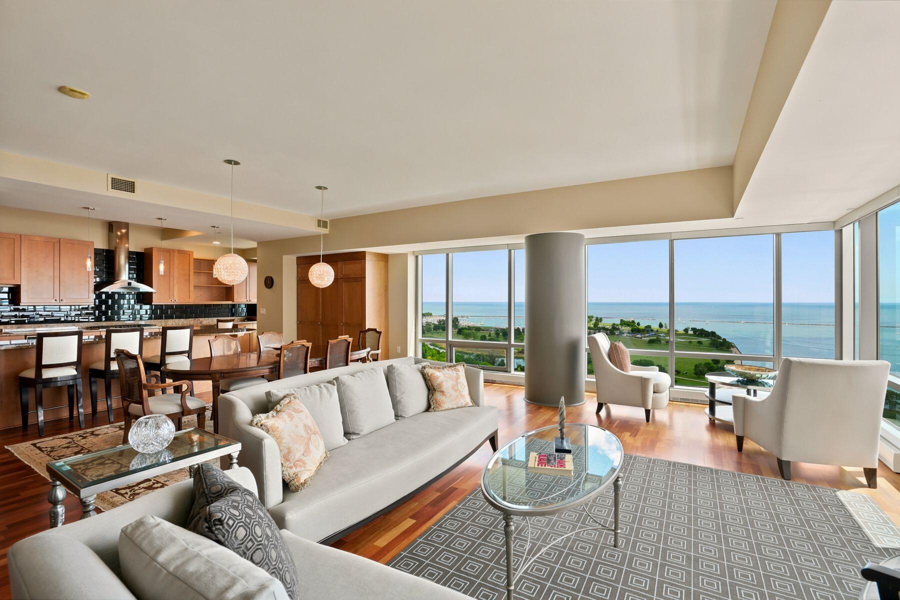 923 E Kilbourn Ave Unit: 1502