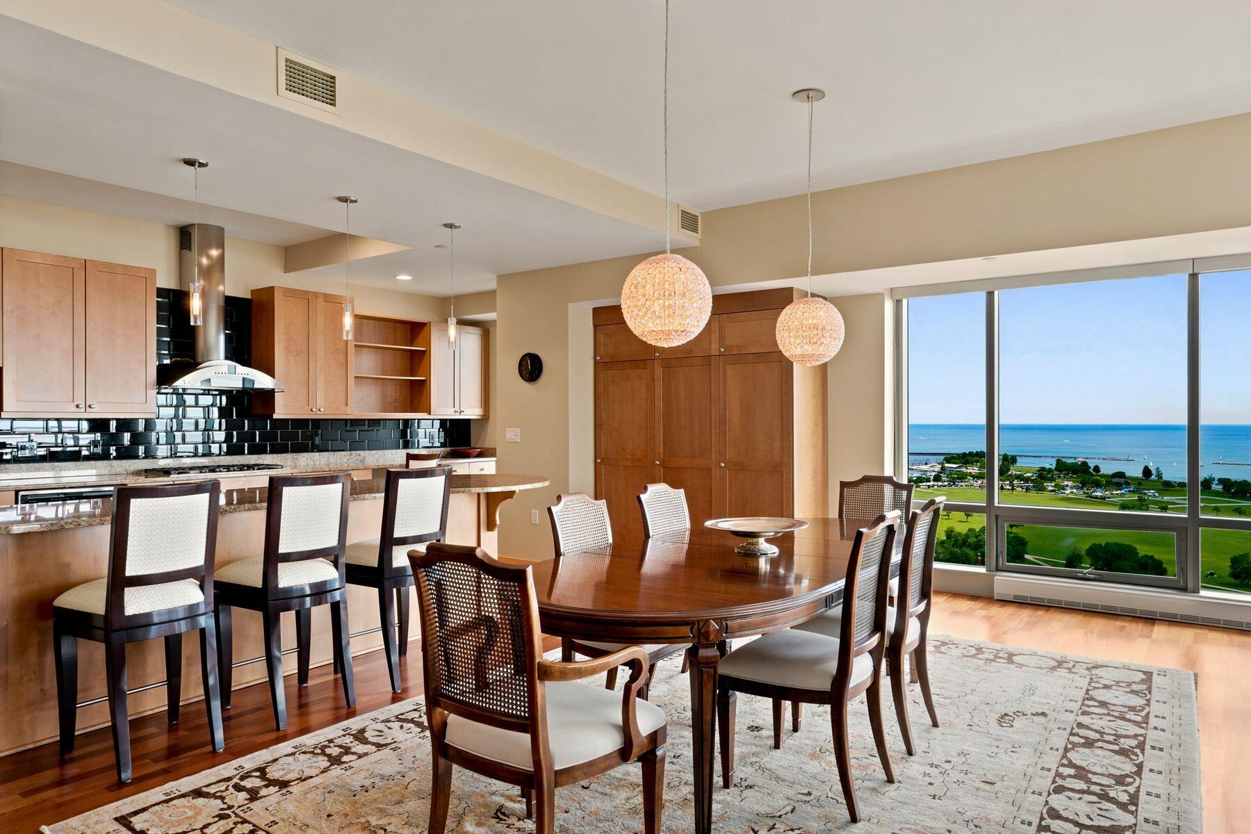 923 E Kilbourn Ave Unit: 1502