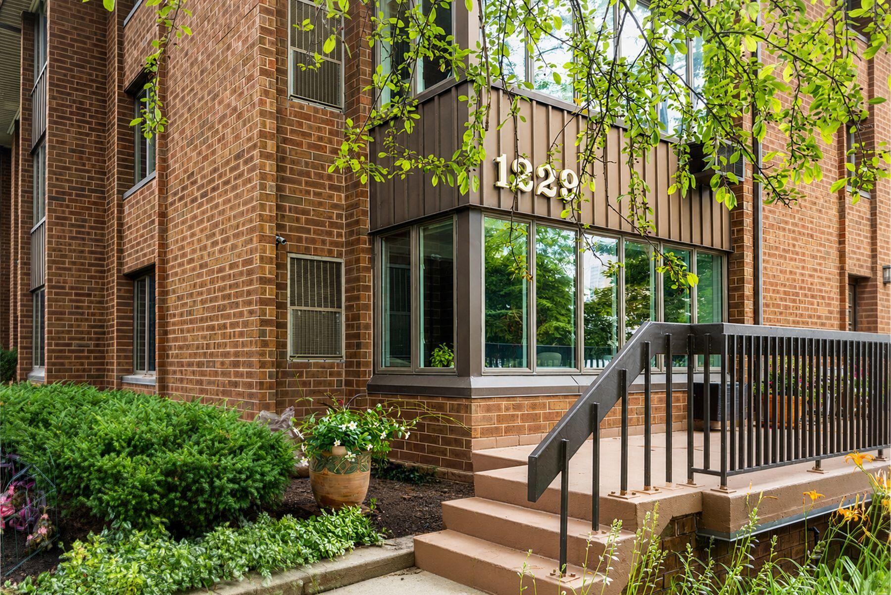 1229 N Jackson St, 301
