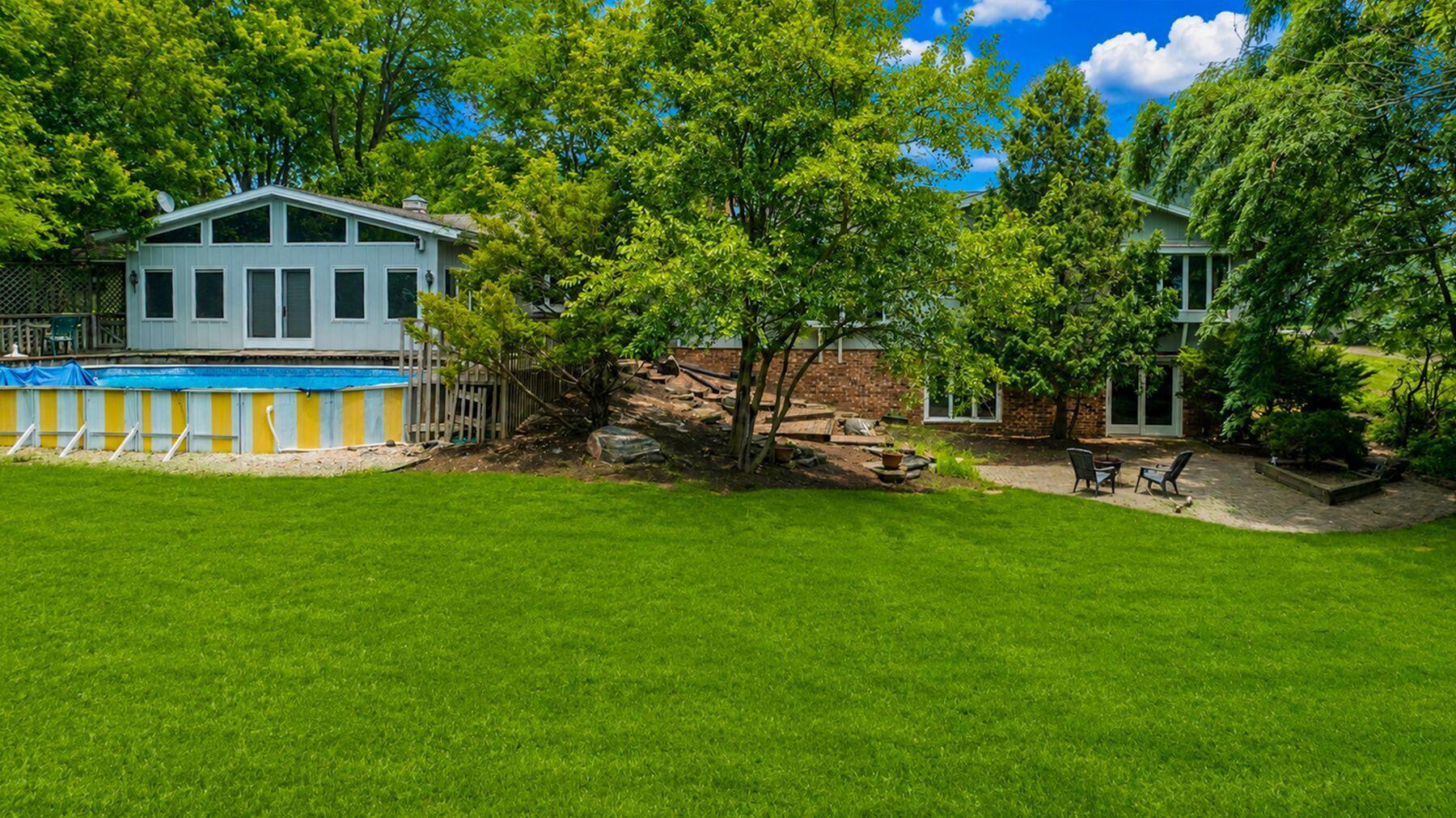 W212N10497 Parkland Cir