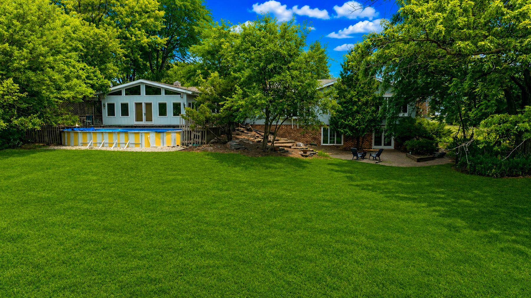 W212N10497 Parkland Cir