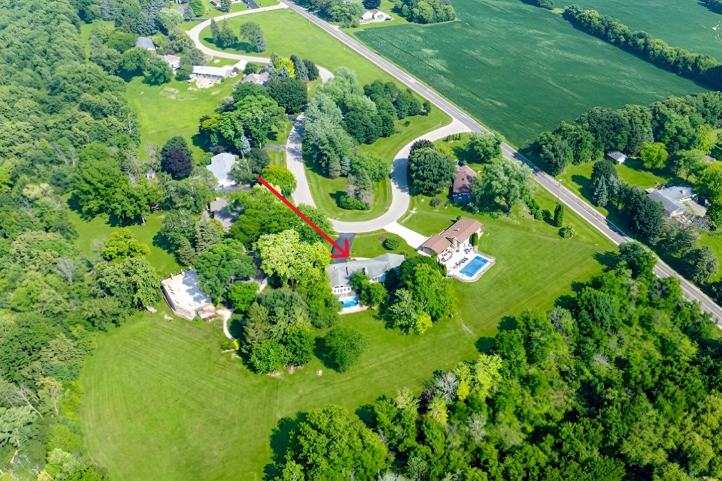W212N10497 Parkland Cir