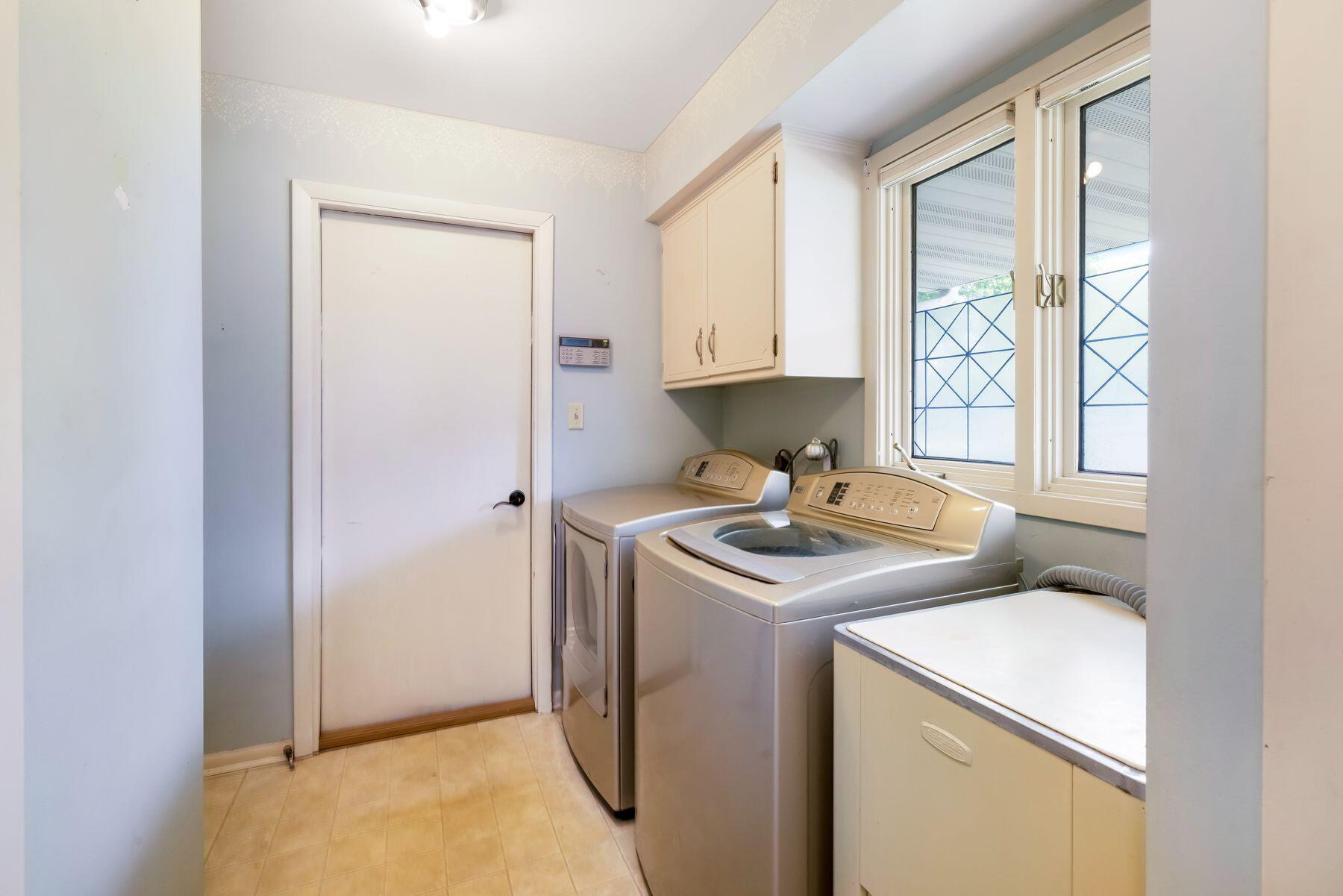 W212N10497 Parkland Cir