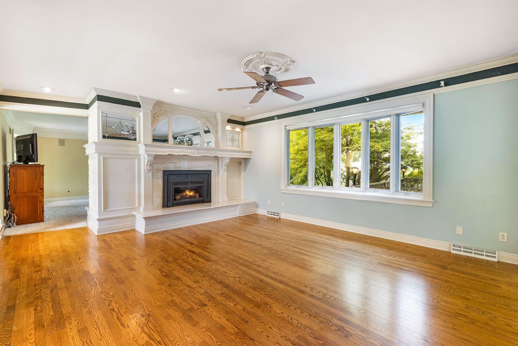 W212N10497 Parkland Cir