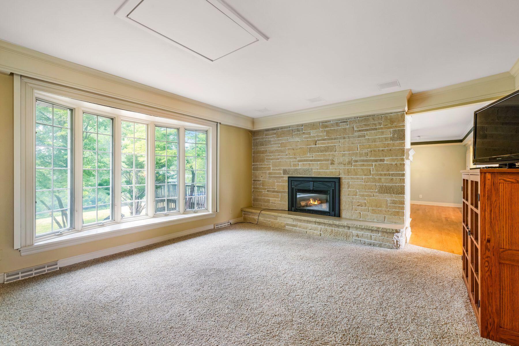 W212N10497 Parkland Cir