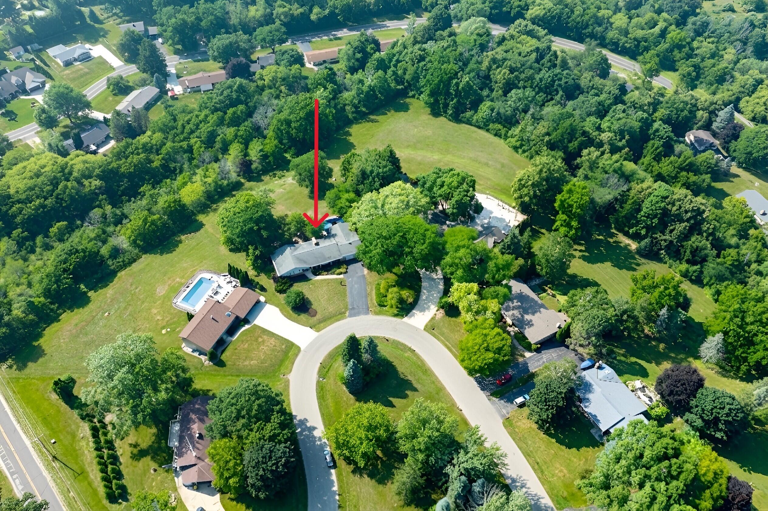 W212N10497 Parkland Cir